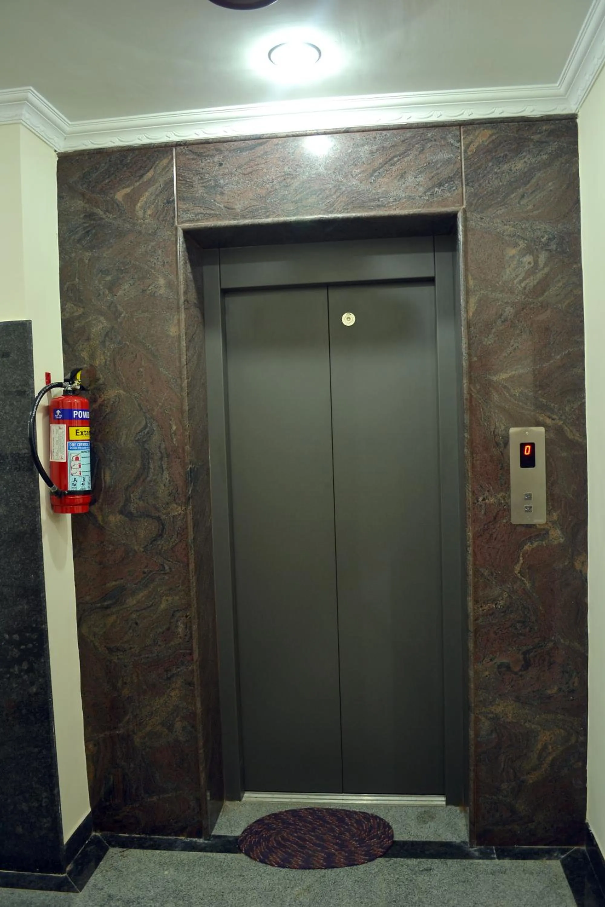 Decorative detail in Metro Park