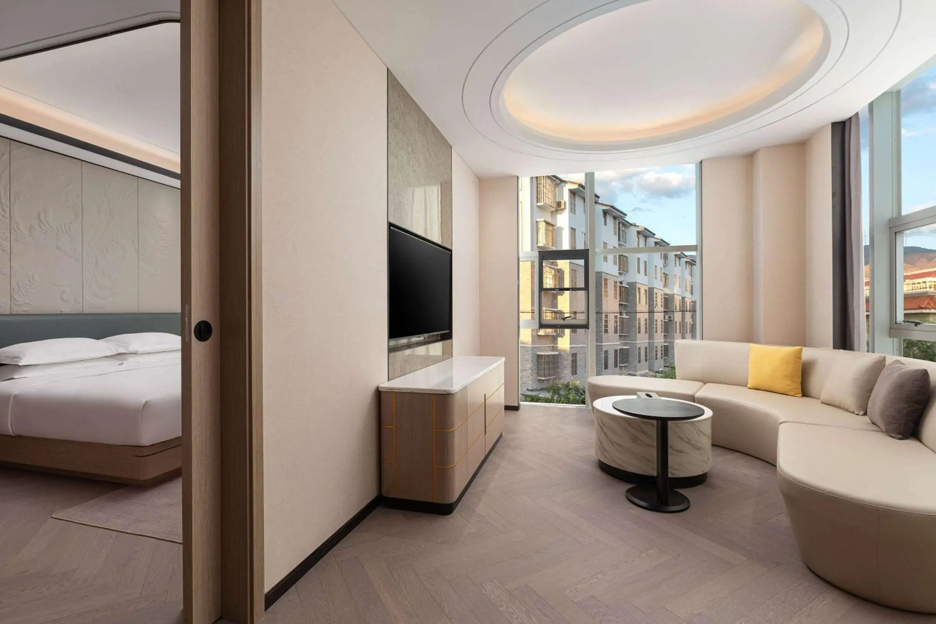 Deluxe King Suite - Non-Smoking in Ramada by Wyndham Honghe Kaiyuan Deluxe King Suite - Non-Smoking in Ramada by Wyndham Honghe Kaiyuan