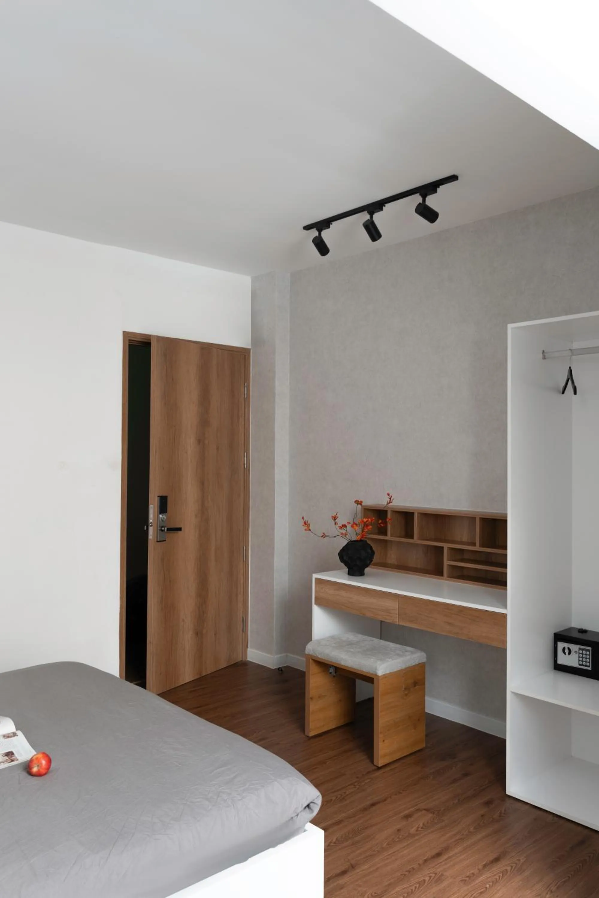 Property building, Bed in Zeus Living - City Central