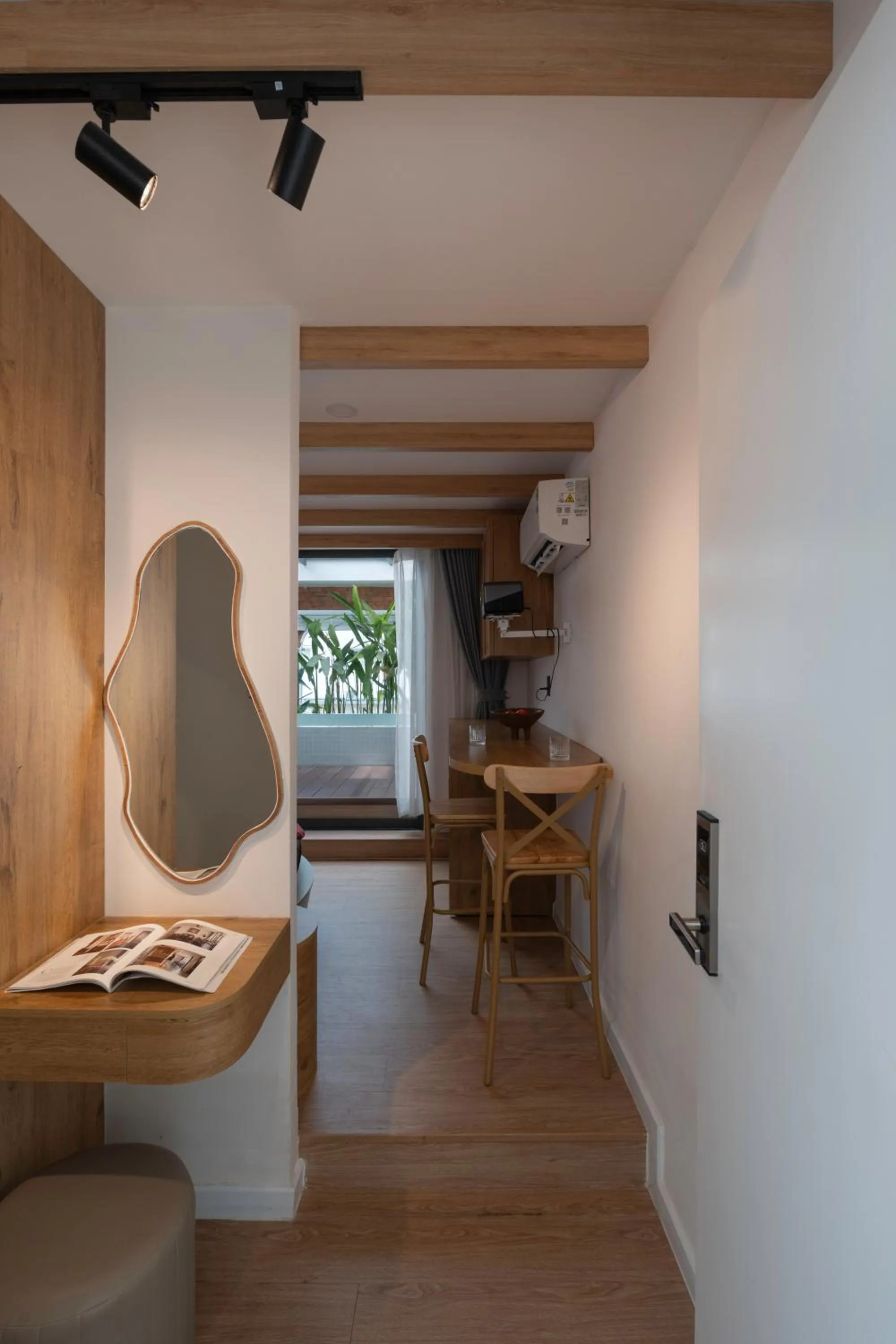 air conditioner in Zeus Living - City Central