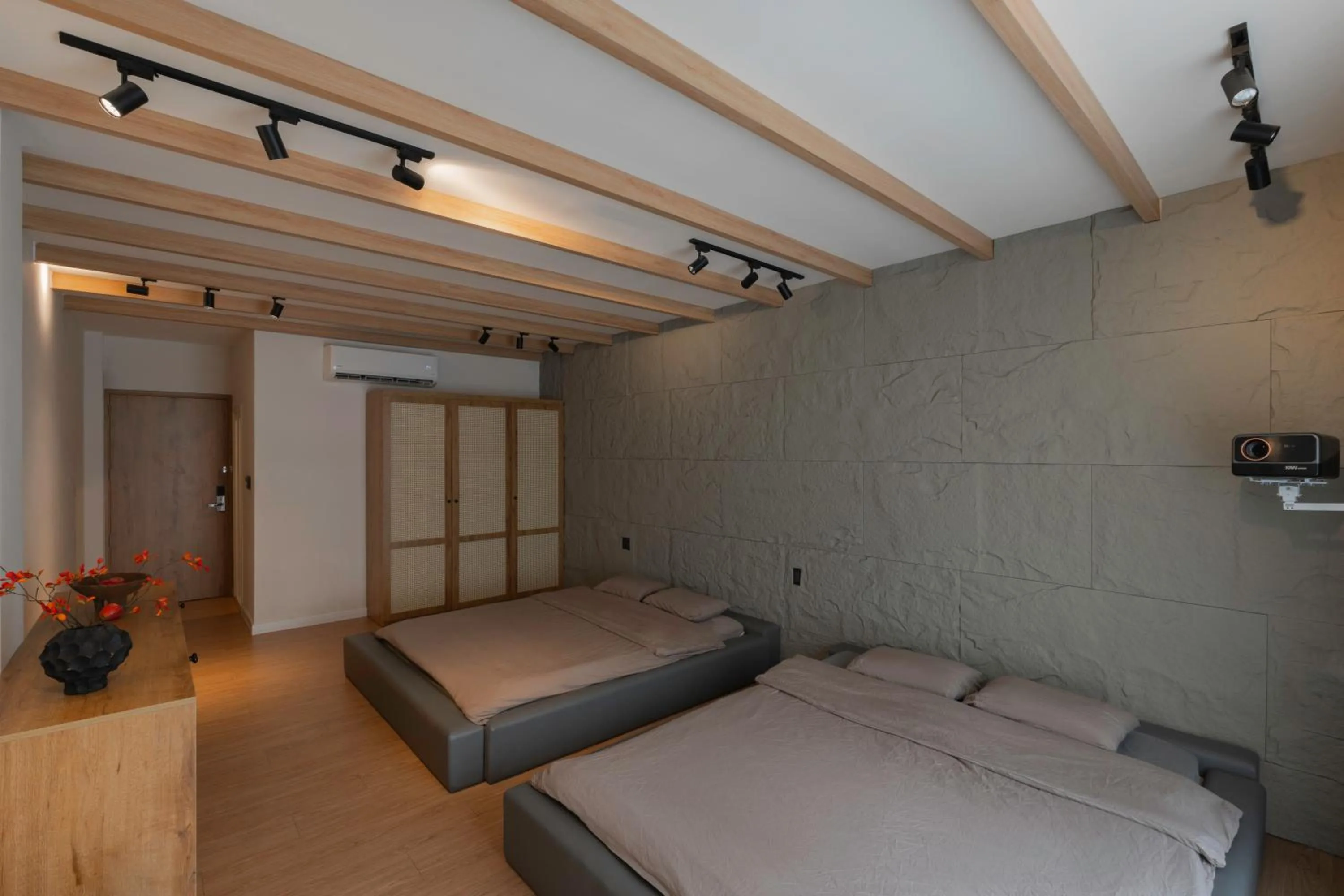 Property building, Bed in Zeus Living - City Central