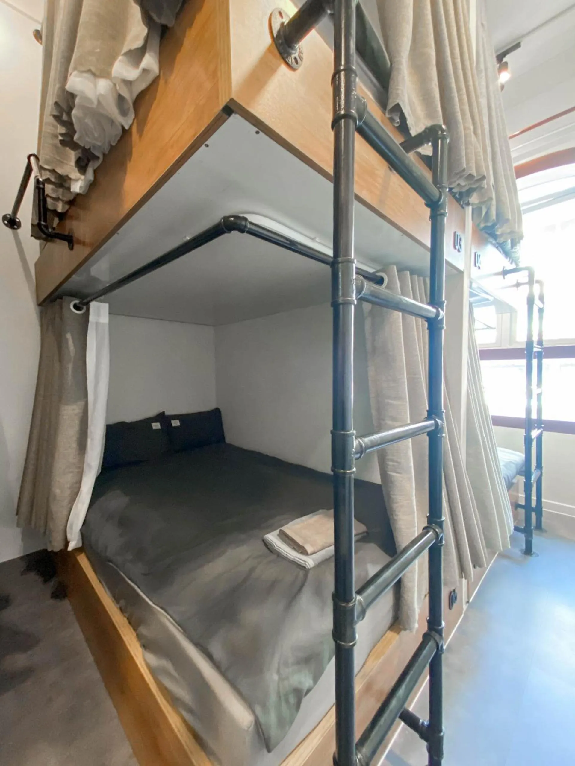 Bedroom, Bed in Zeus Living - City Central