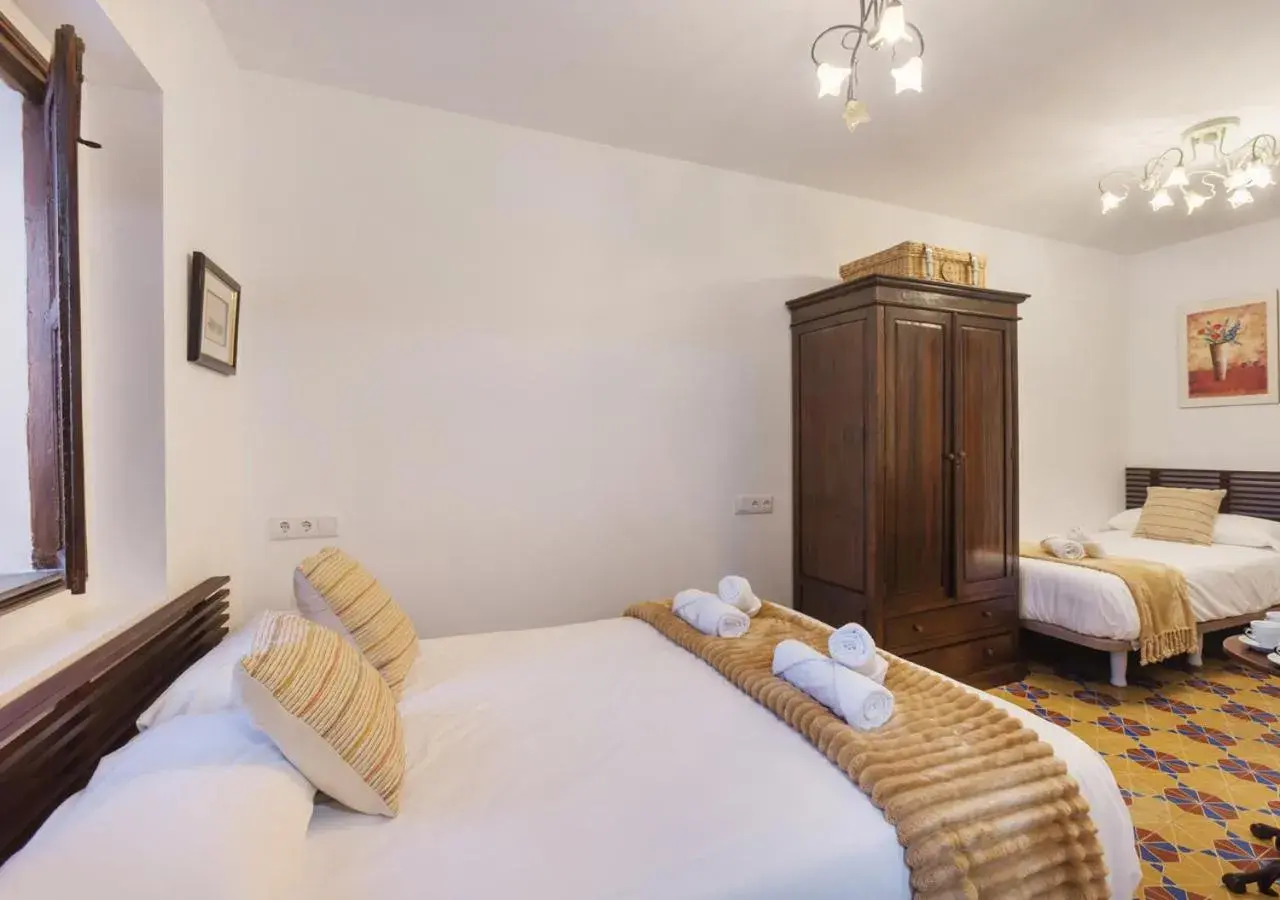 Standard Family Room - single occupancy in Art Boutique La Casona de las Flores Standard Family Room - single occupancy in Art Boutique La Casona de las Flores