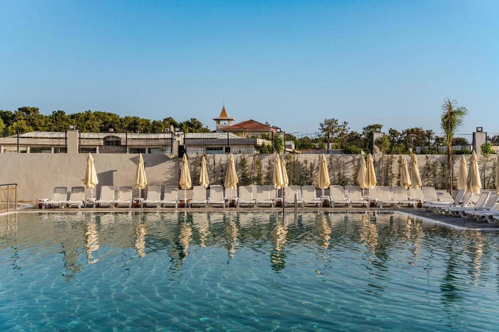 Day in SIDE MOON PALACE