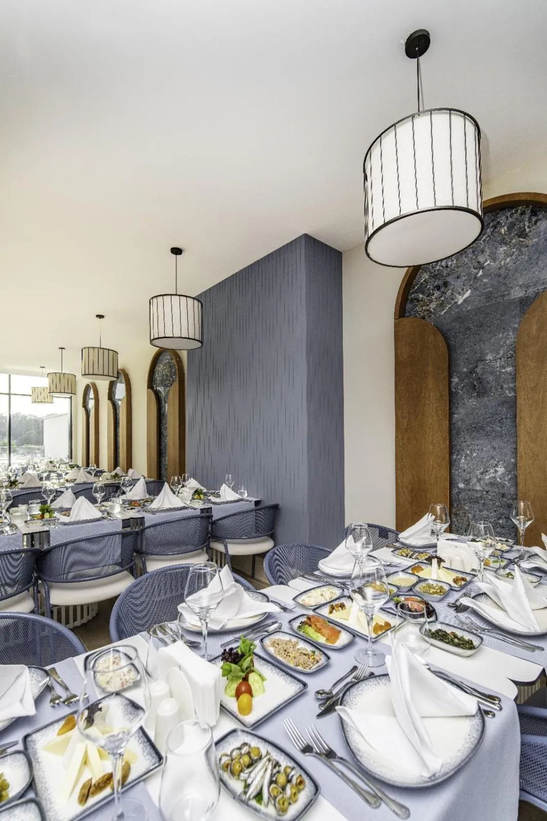 Restaurant/places to eat in SIDE MOON PALACE