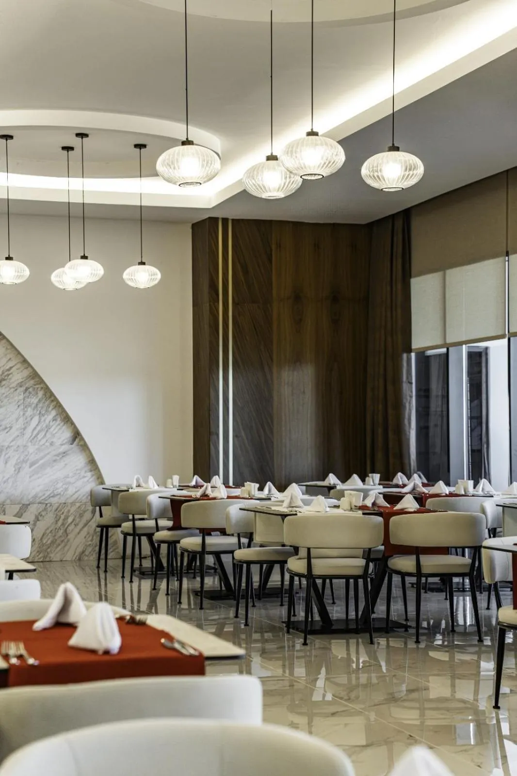 Restaurant/places to eat in SIDE MOON PALACE