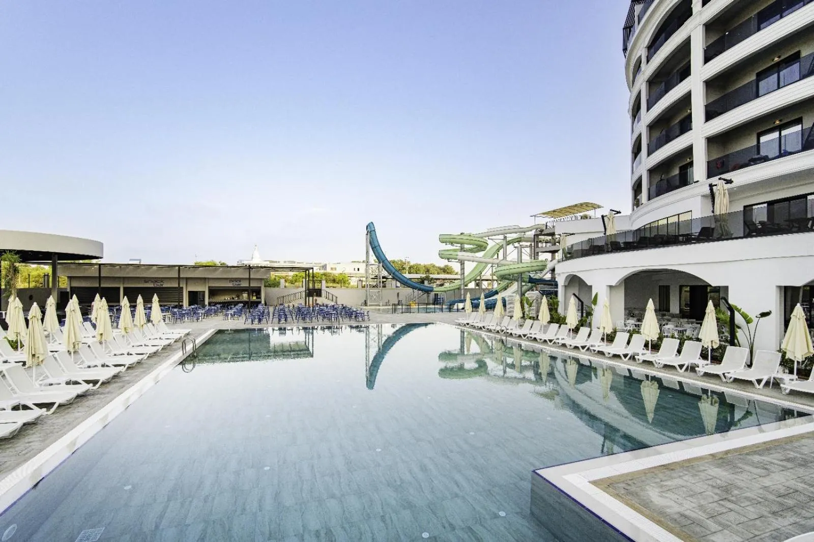 Day in SIDE MOON PALACE