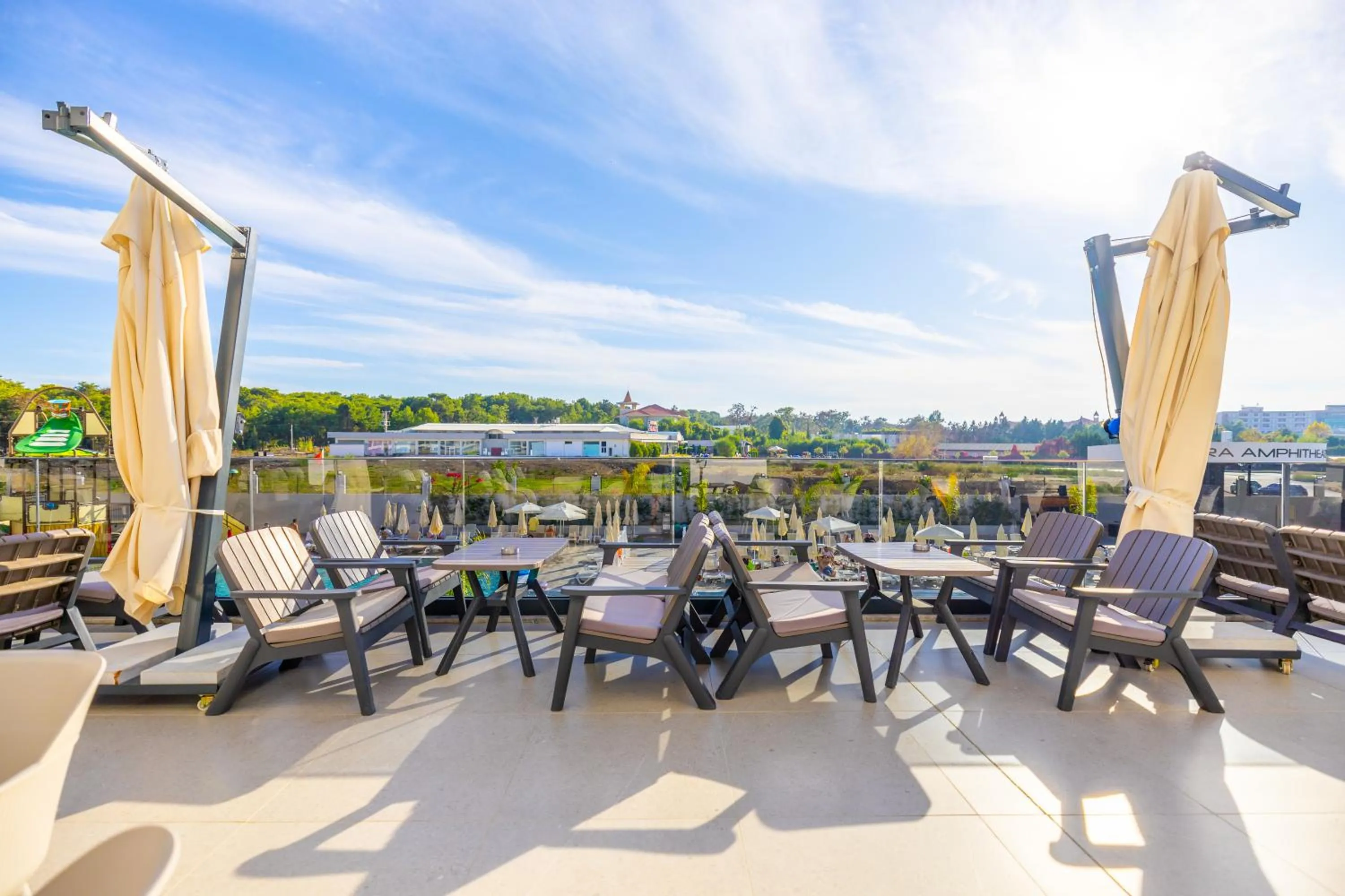 Patio in Side Moon Palace Hotel