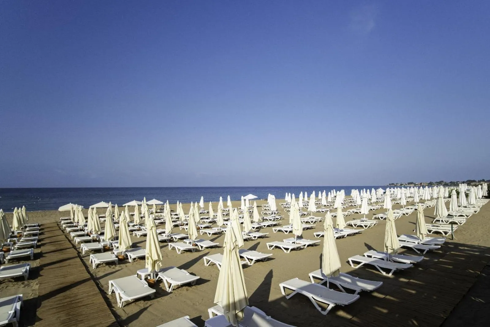 Day in SIDE MOON PALACE