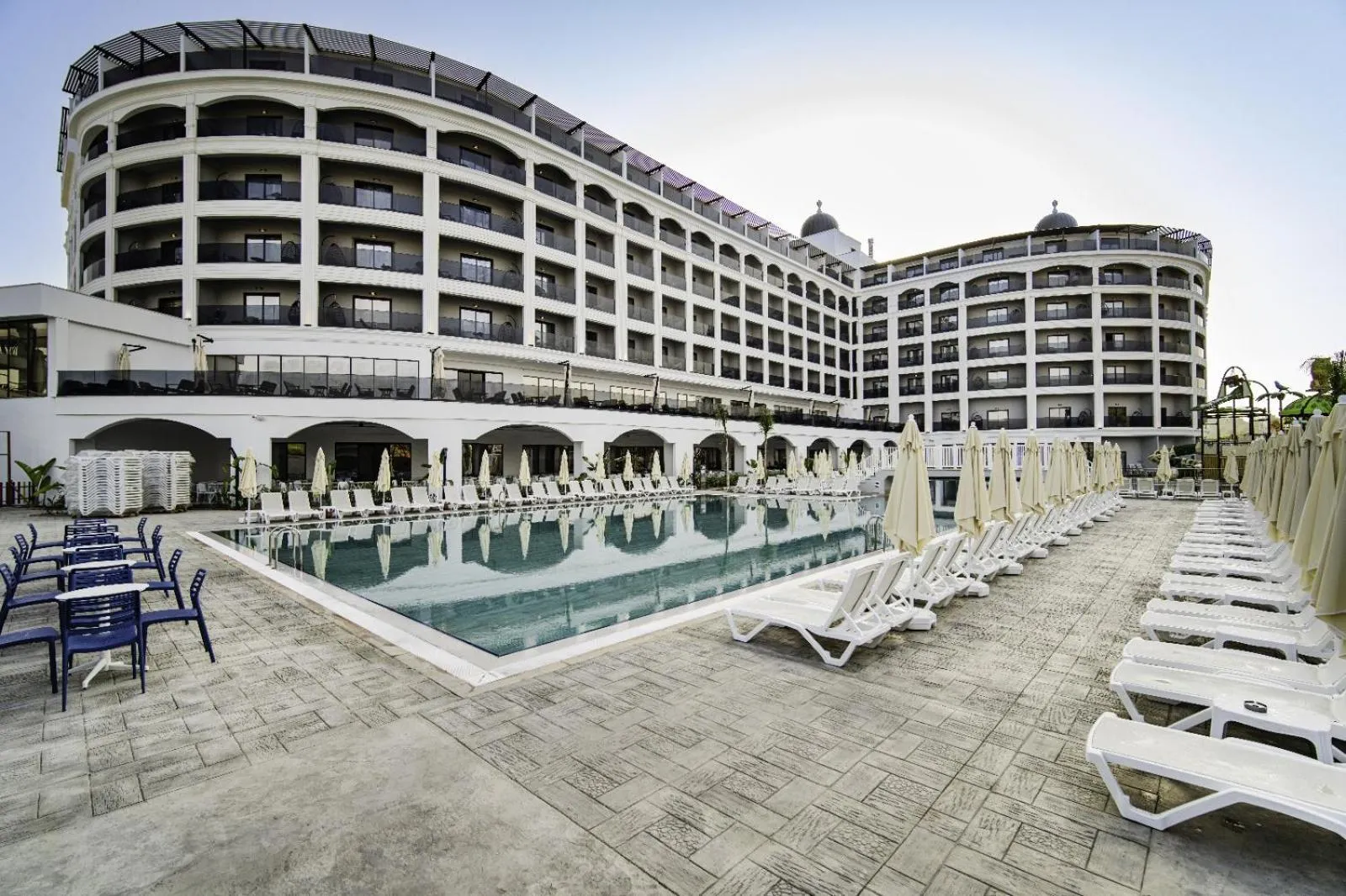 Property building in SIDE MOON PALACE