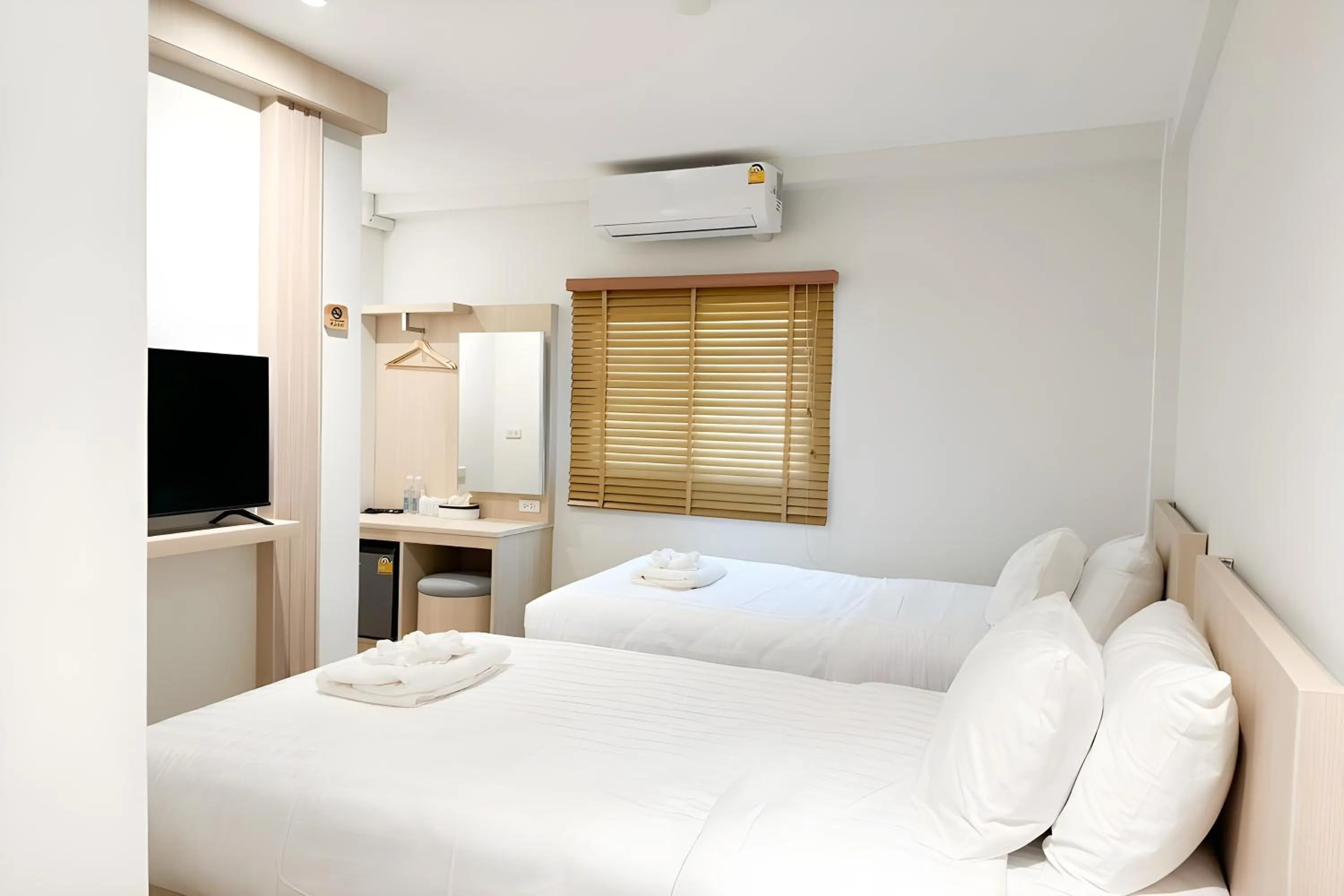 Bedroom, Bed in Zhennan Teabar Hotel