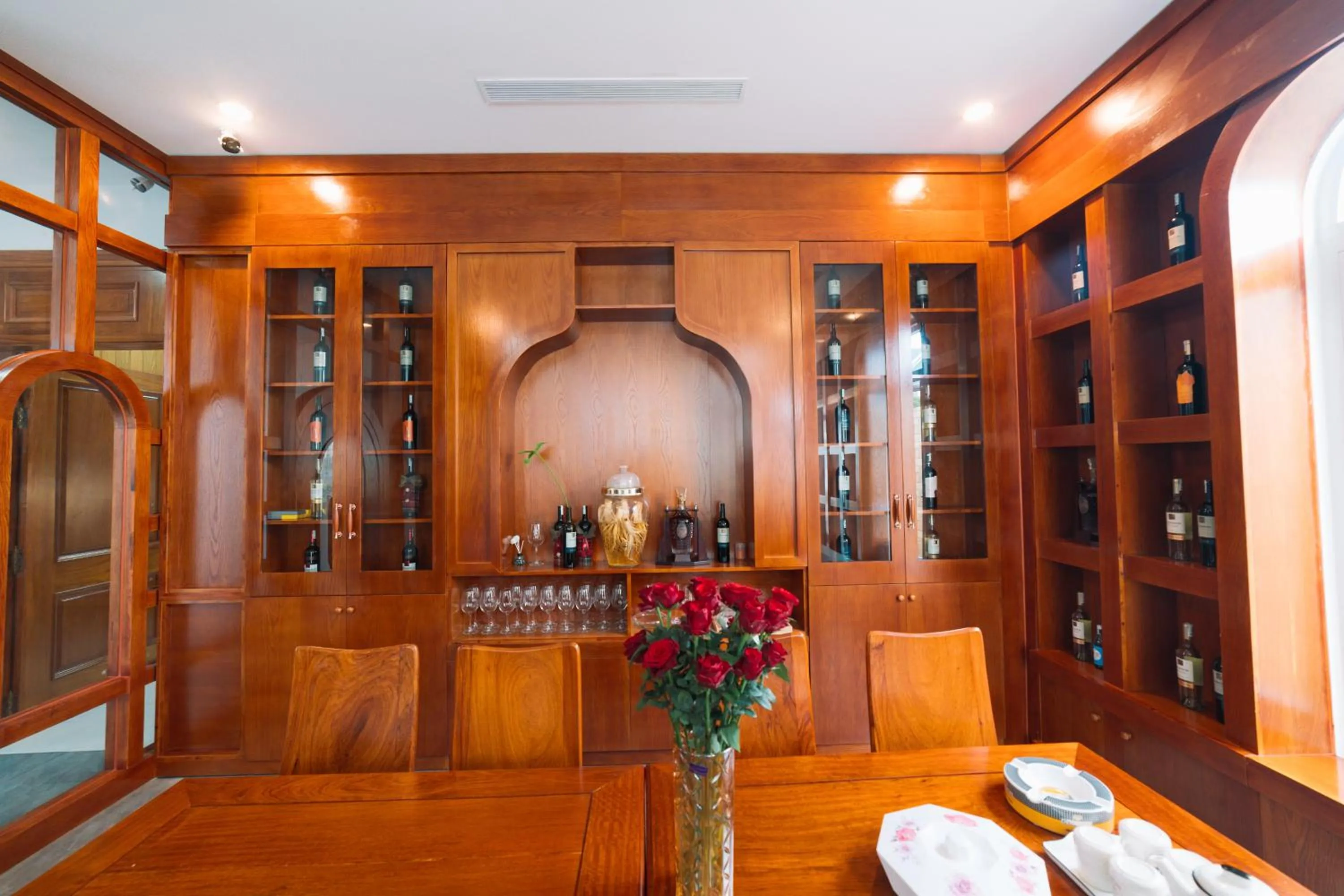 Restaurant/places to eat in Quy Tai Premium Hotel