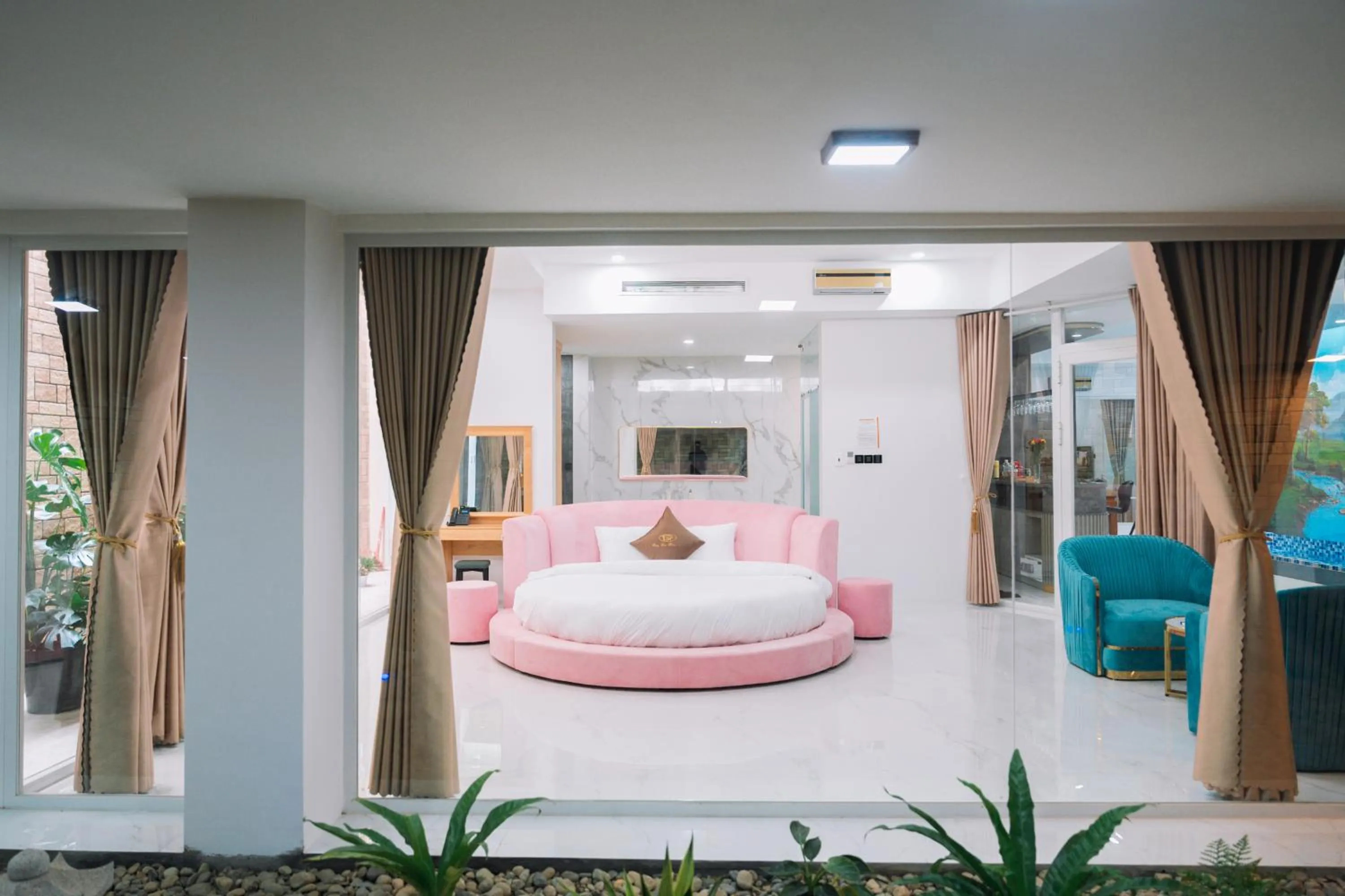 Bedroom, Bed in Quy Tai Premium Hotel