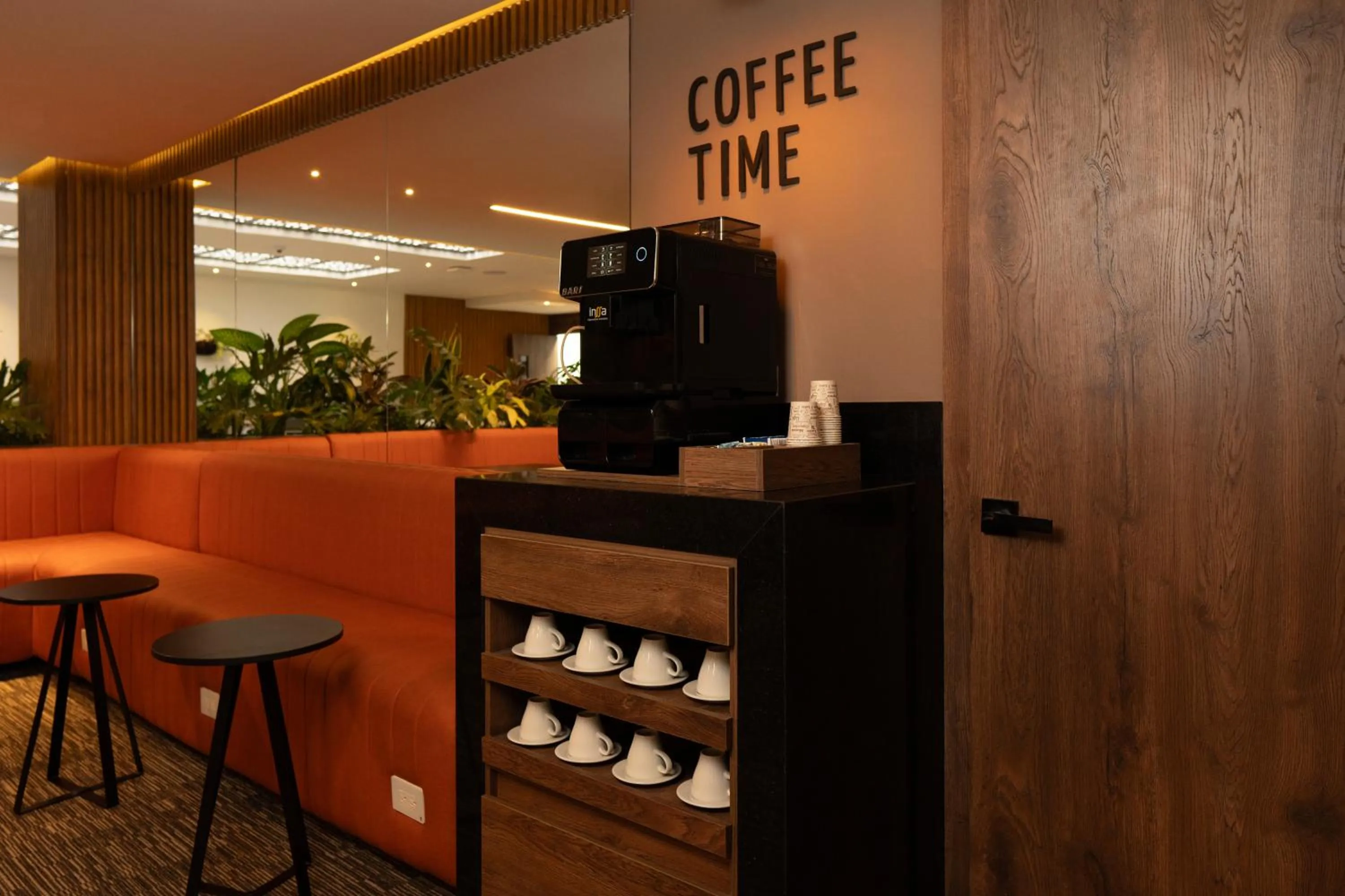 Coffee/tea facilities in Hotel ByHours Las Américas