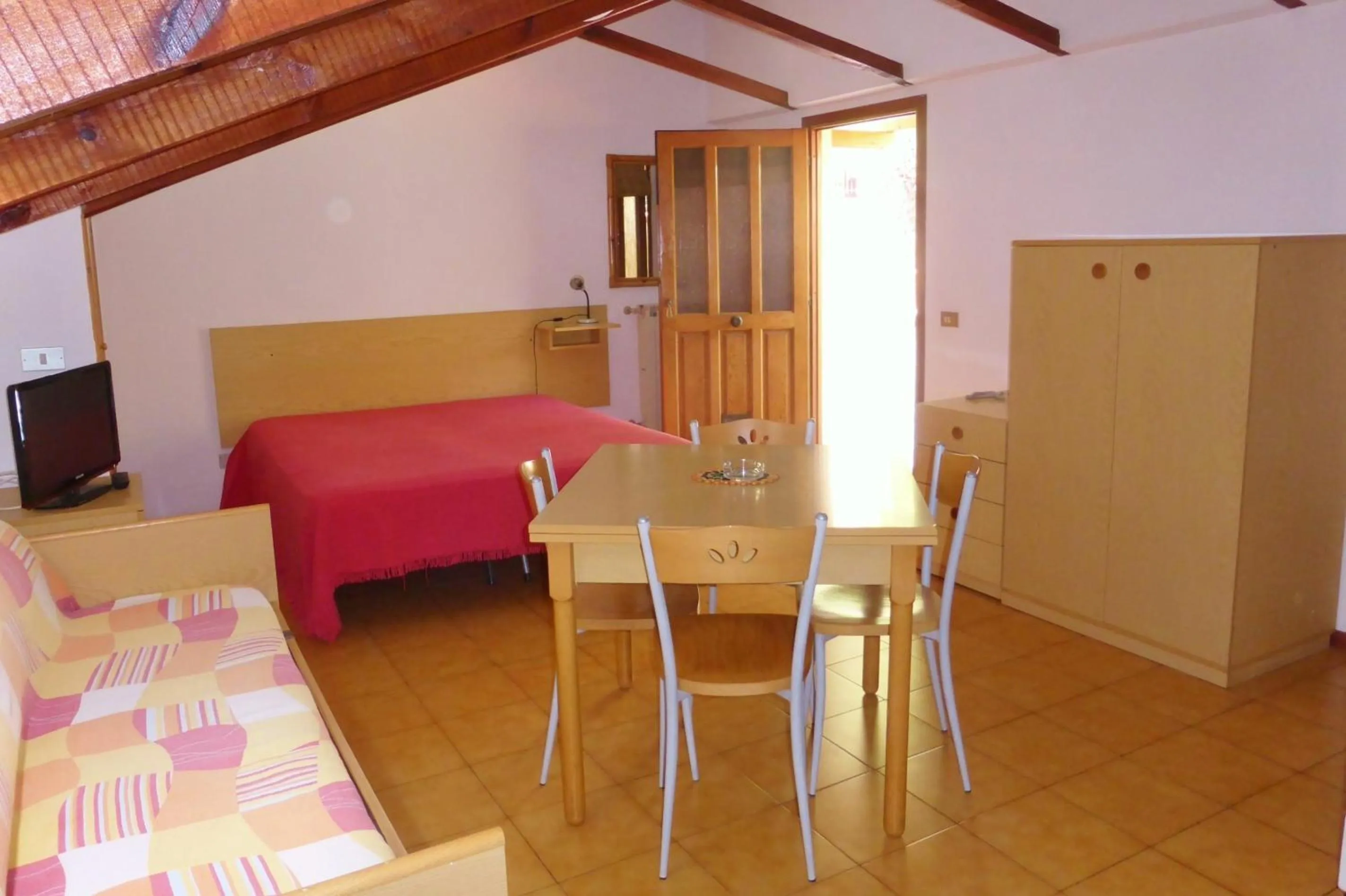 Photo of the whole room in Residence Green Park