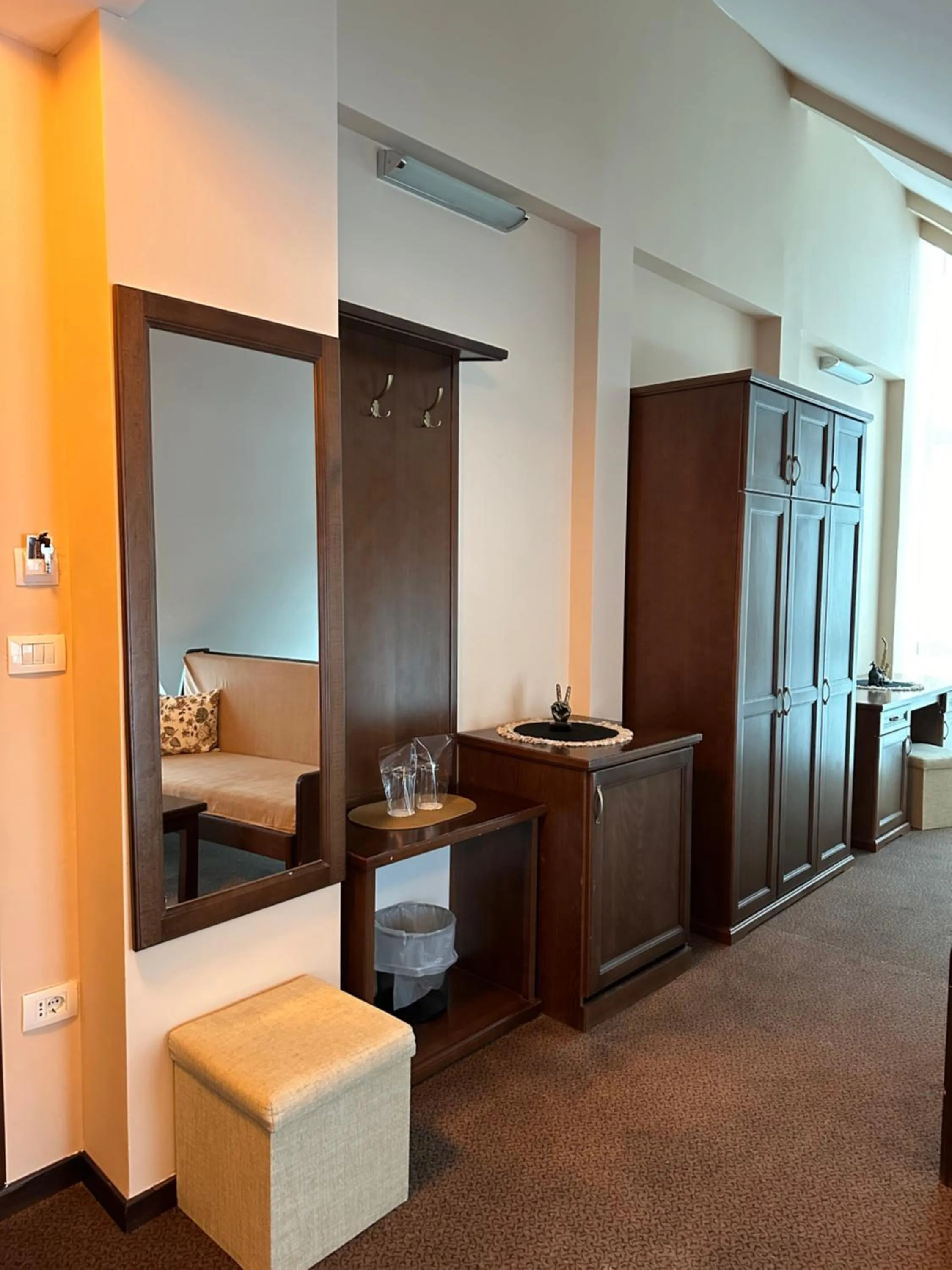 Text overlay in Hotel Monte Rosa