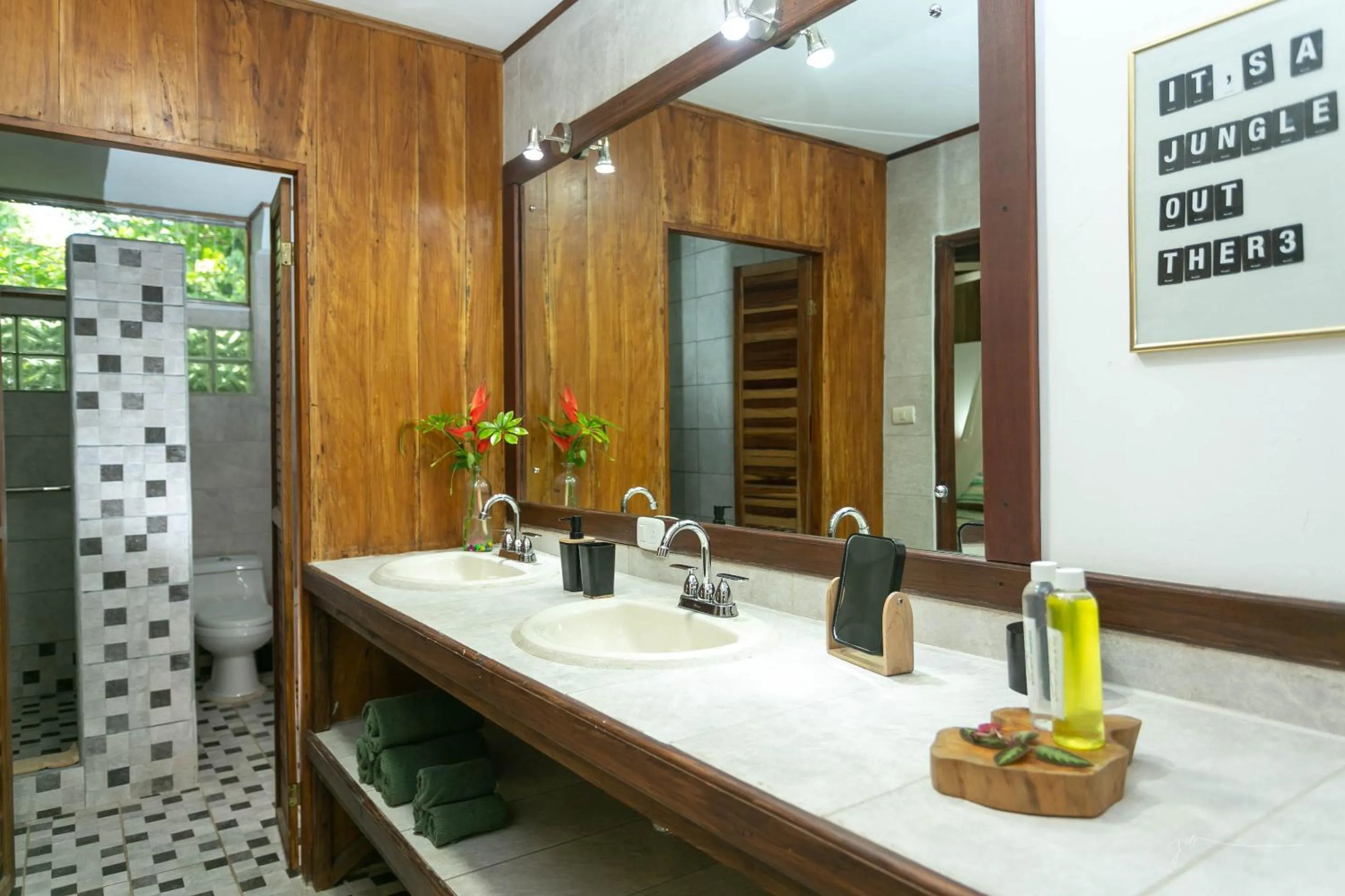 Bathroom in La Kukula Lodge
