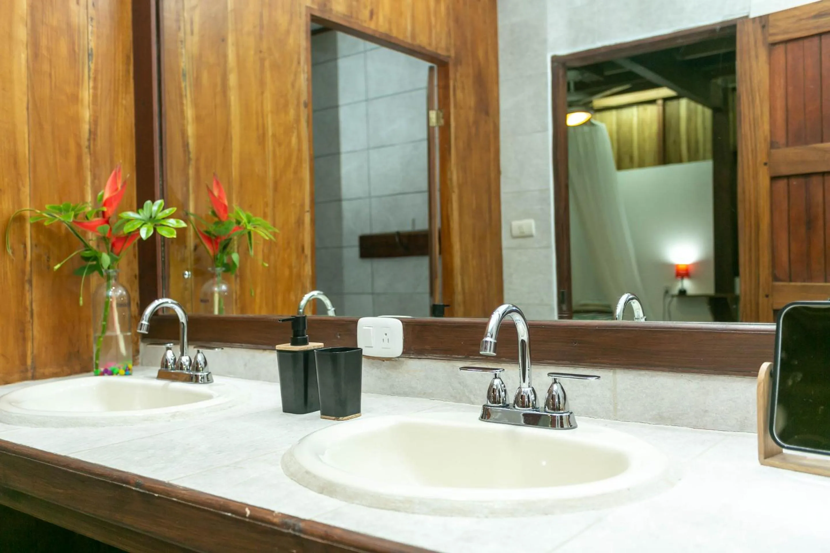 Bathroom in La Kukula Lodge