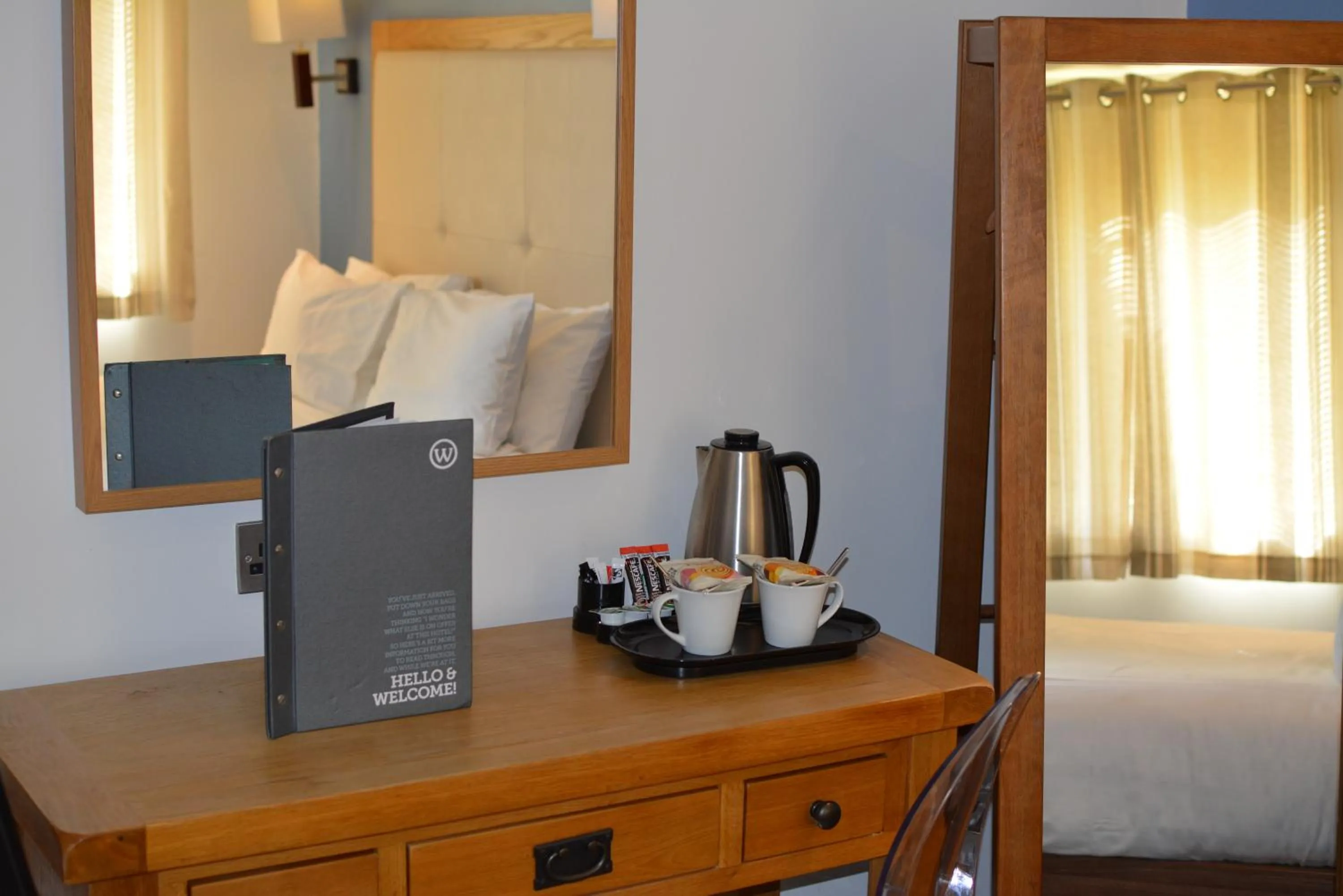 Coffee/tea facilities, Bed in The Waterside Hotel and Leisure Club