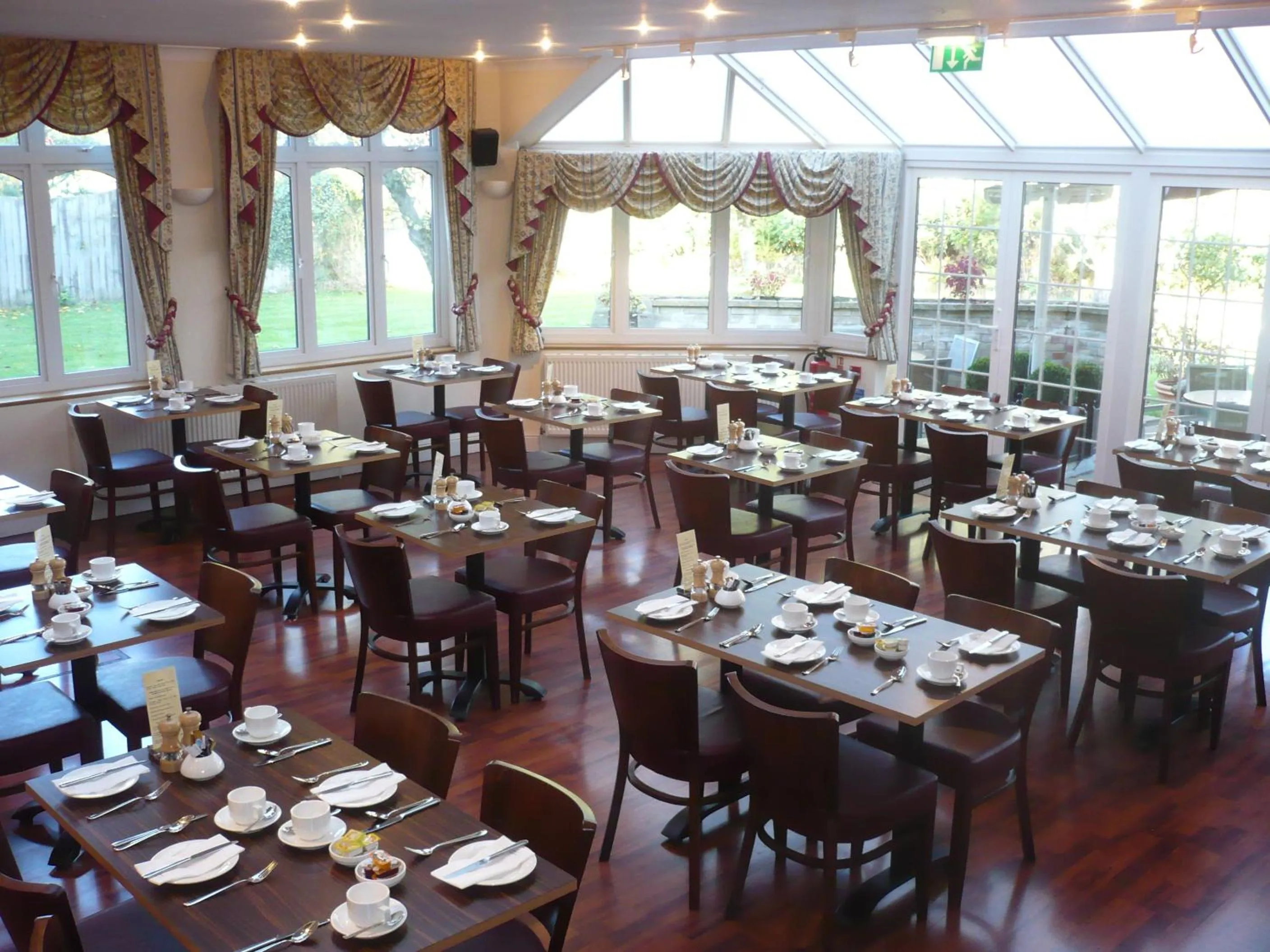 Dining area in Glenlyn Hotel & Apartments