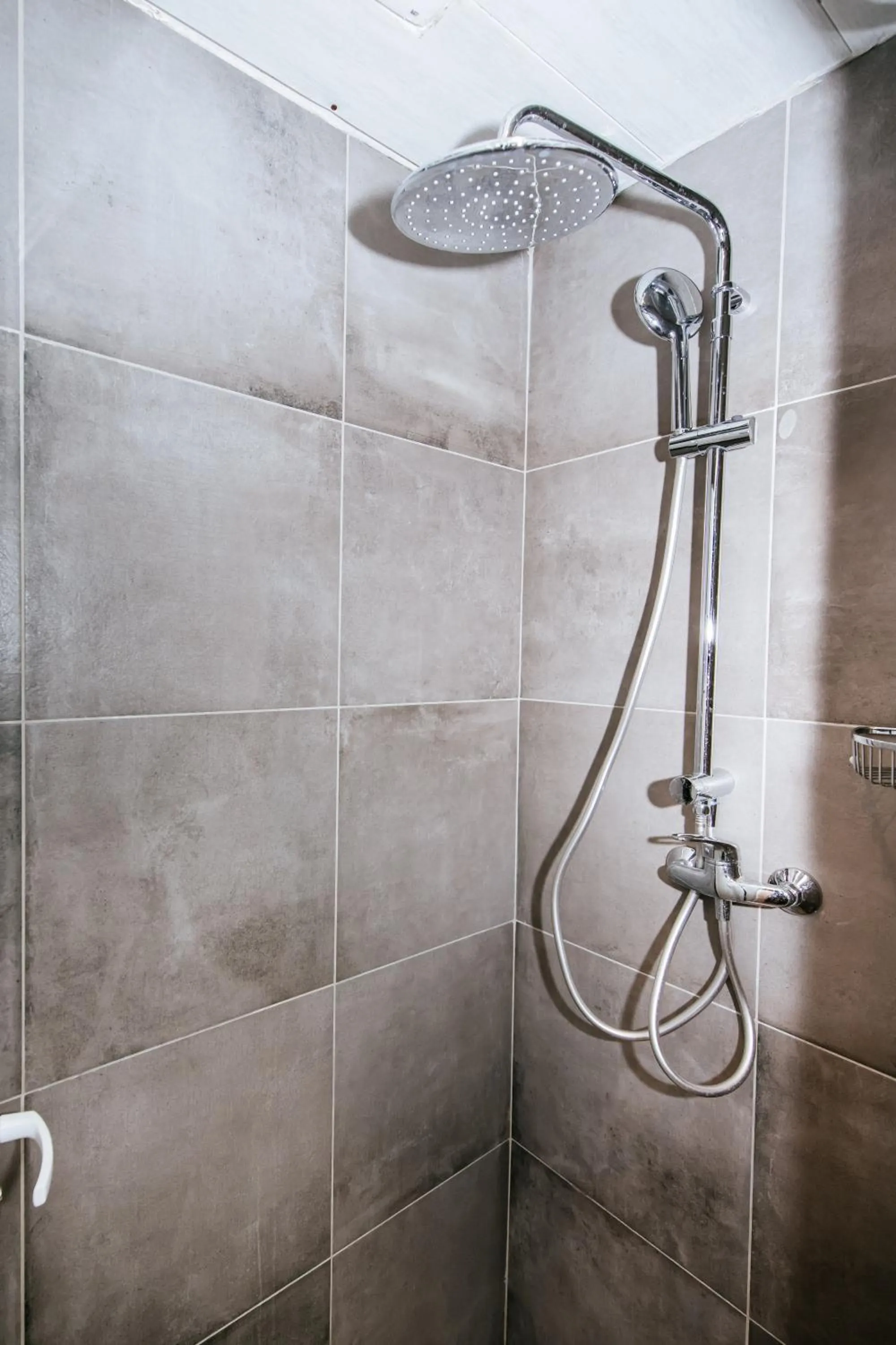 Shower in Hotel De La Poste