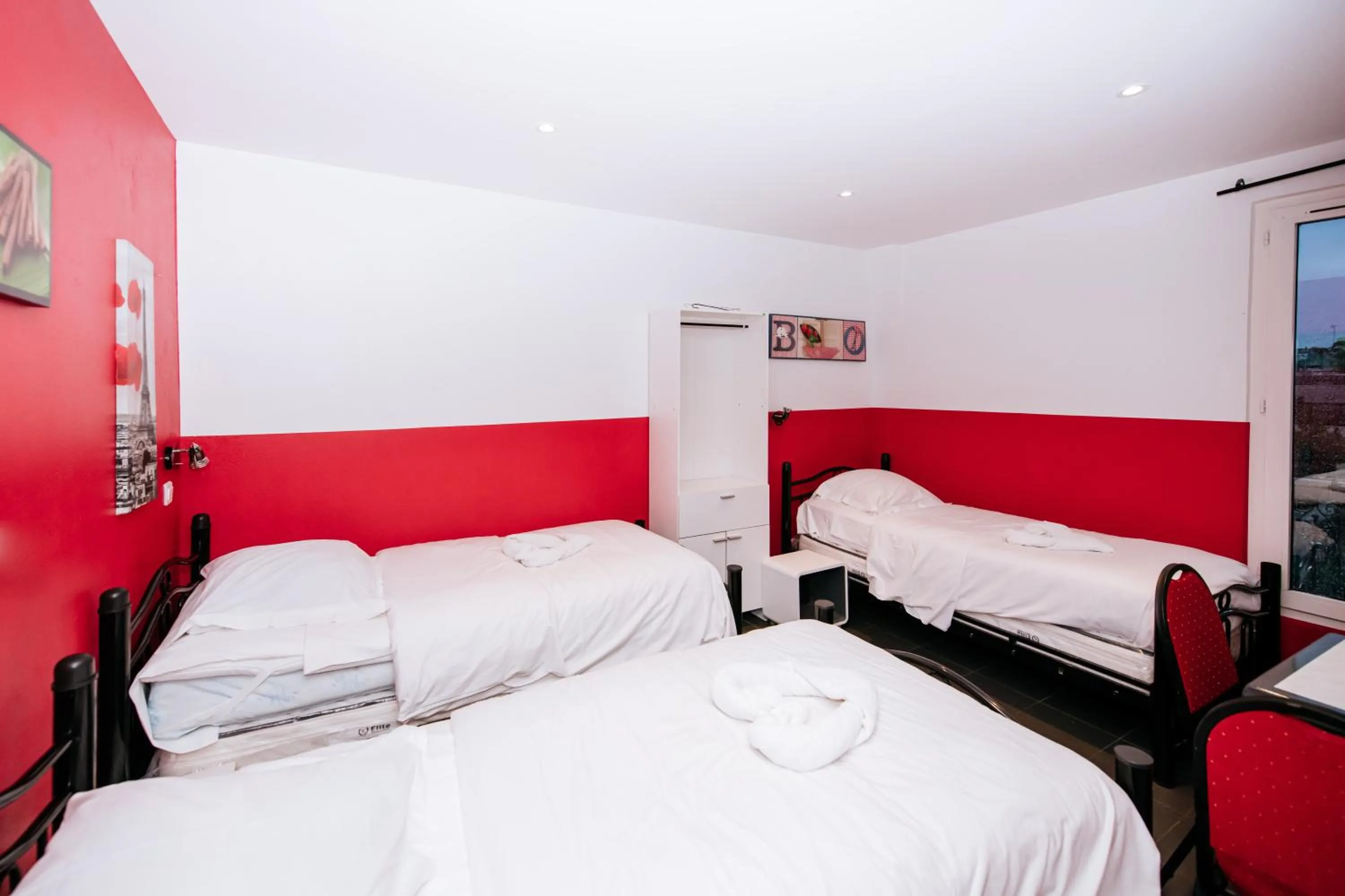 Photo of the whole room, Bed in Hotel De La Poste