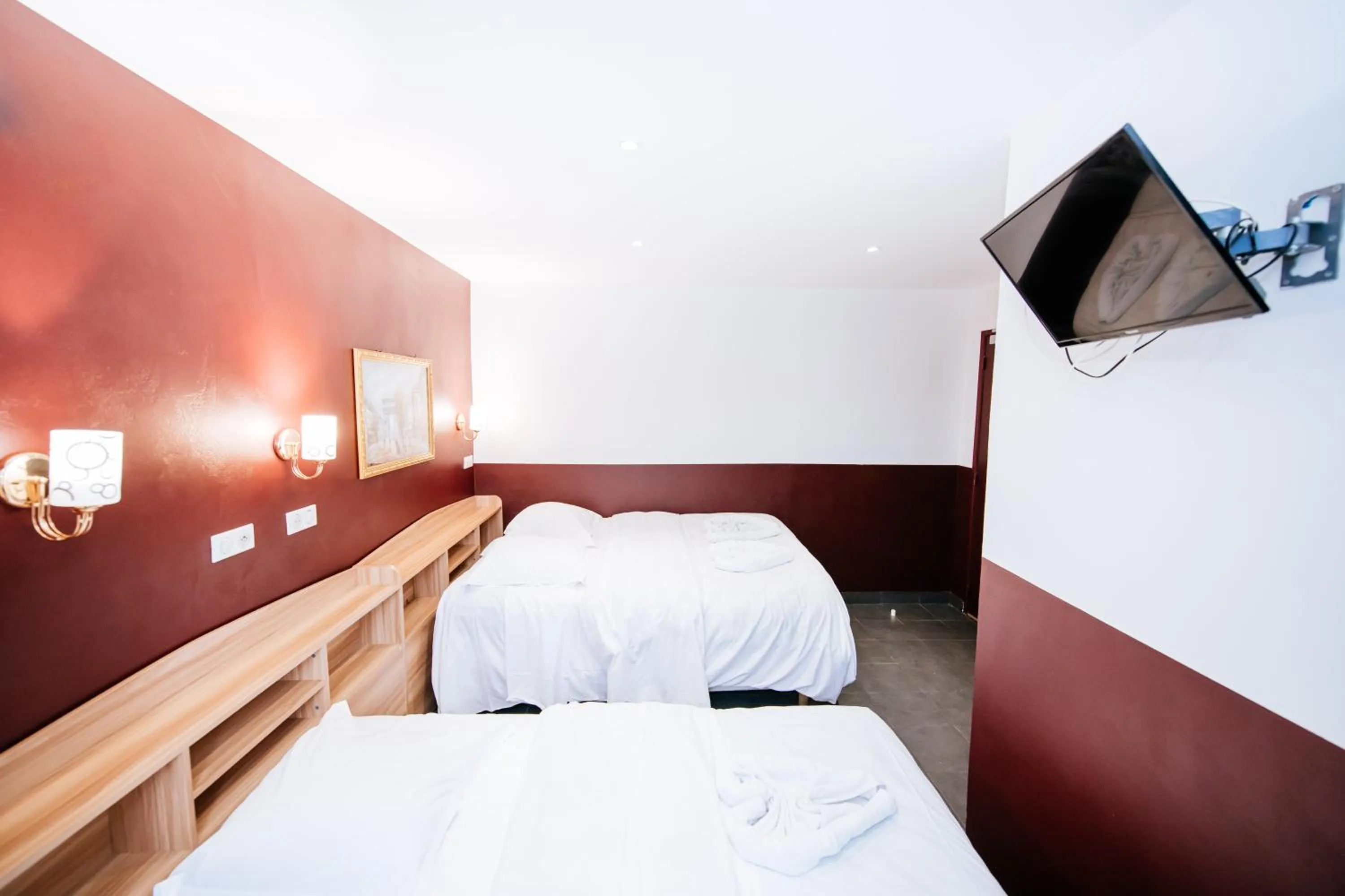 TV and multimedia, Bed in Hotel De La Poste