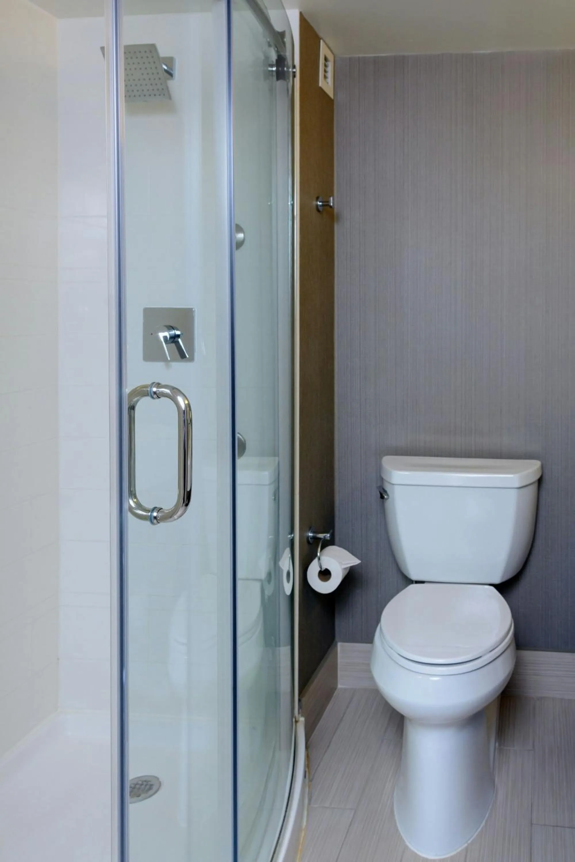 Bathroom in Courtyard by Marriott Toronto Northeast/Markham
