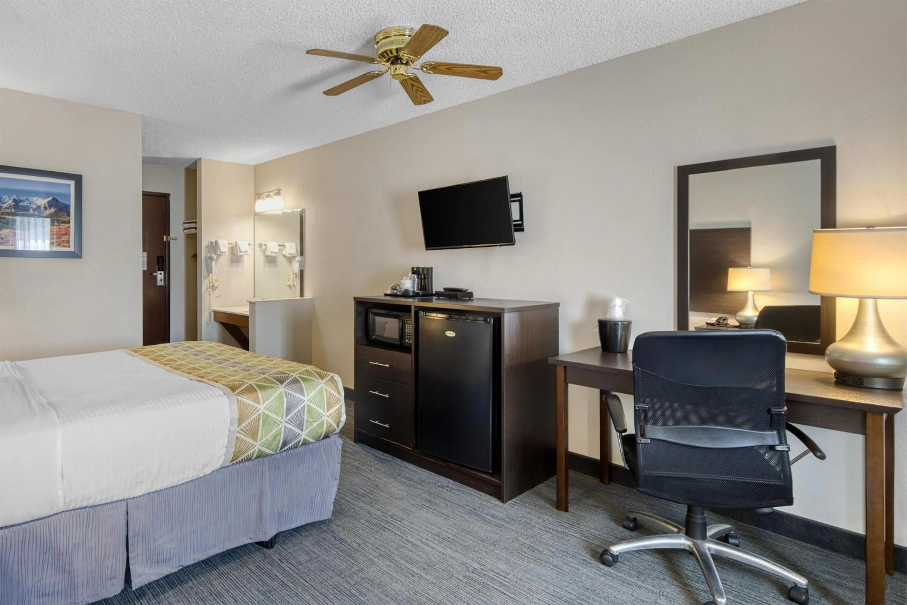 Bedroom, Bed in SureStay Plus by Best Western Montrose