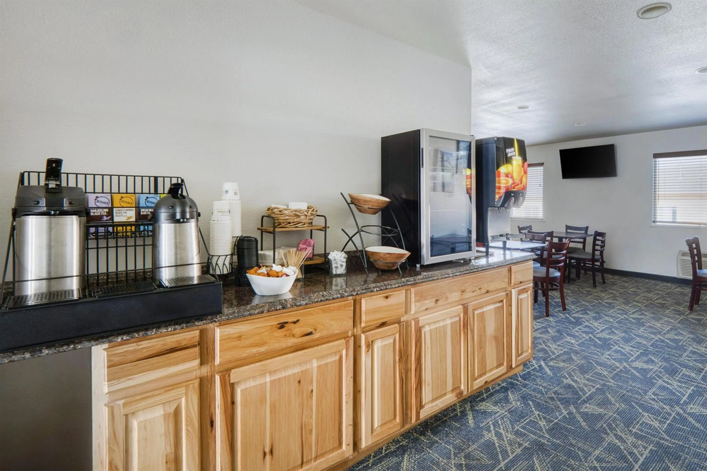 Breakfast in SureStay Plus by Best Western Montrose