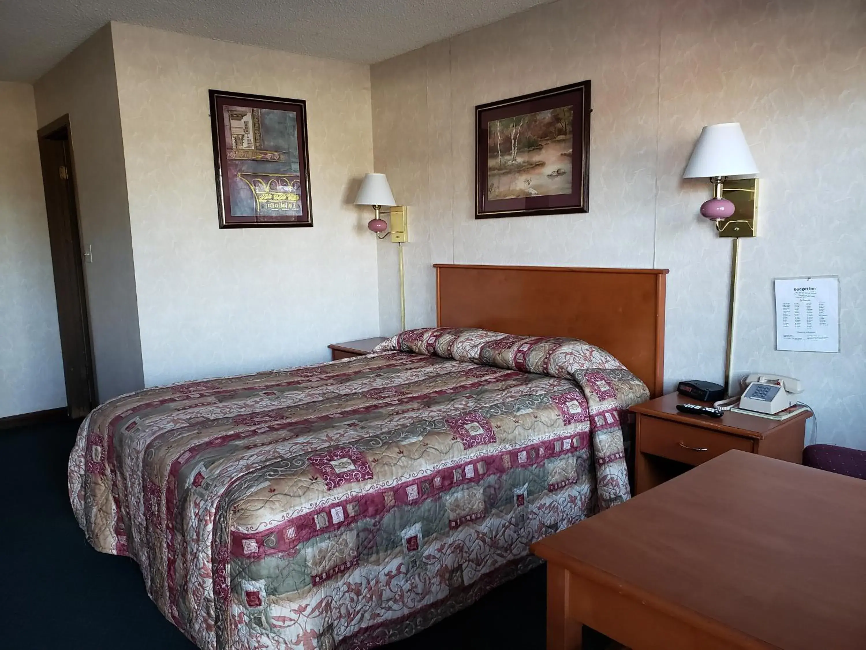 King Room in Budget Inn King Room in Budget Inn