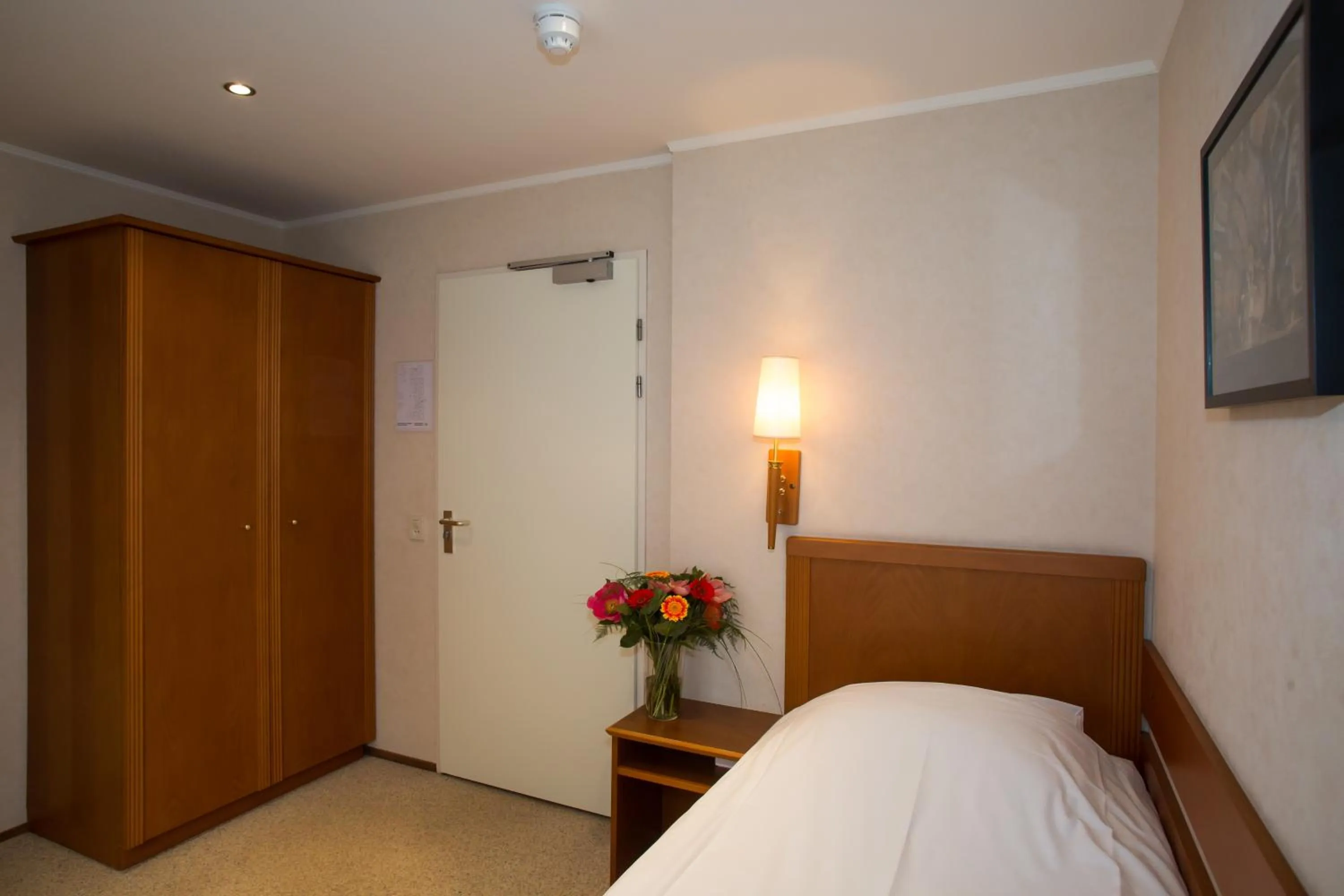 Photo of the whole room, Bed in Landhotel De Hoofdige Boer