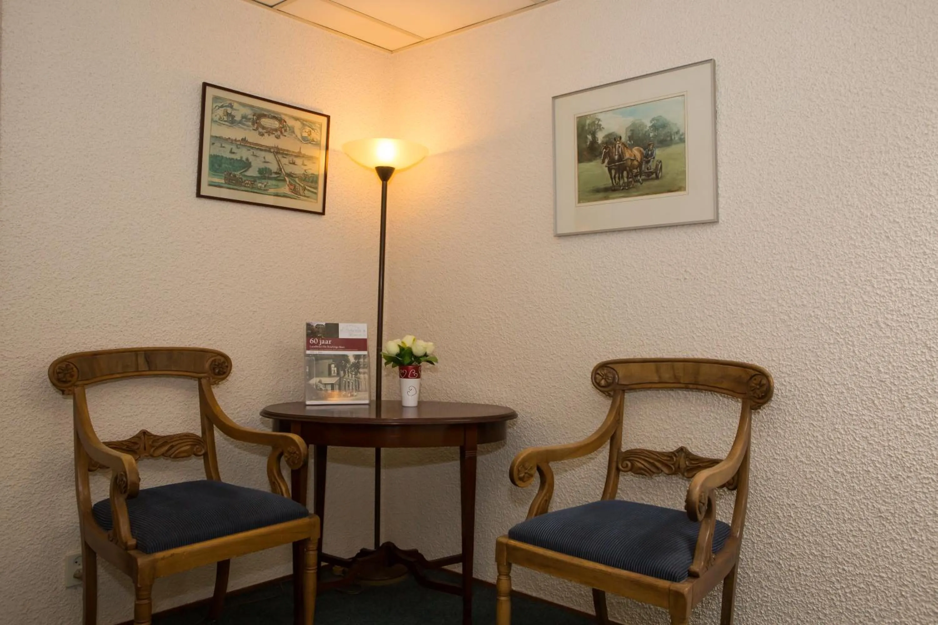 Seating area in Landhotel De Hoofdige Boer