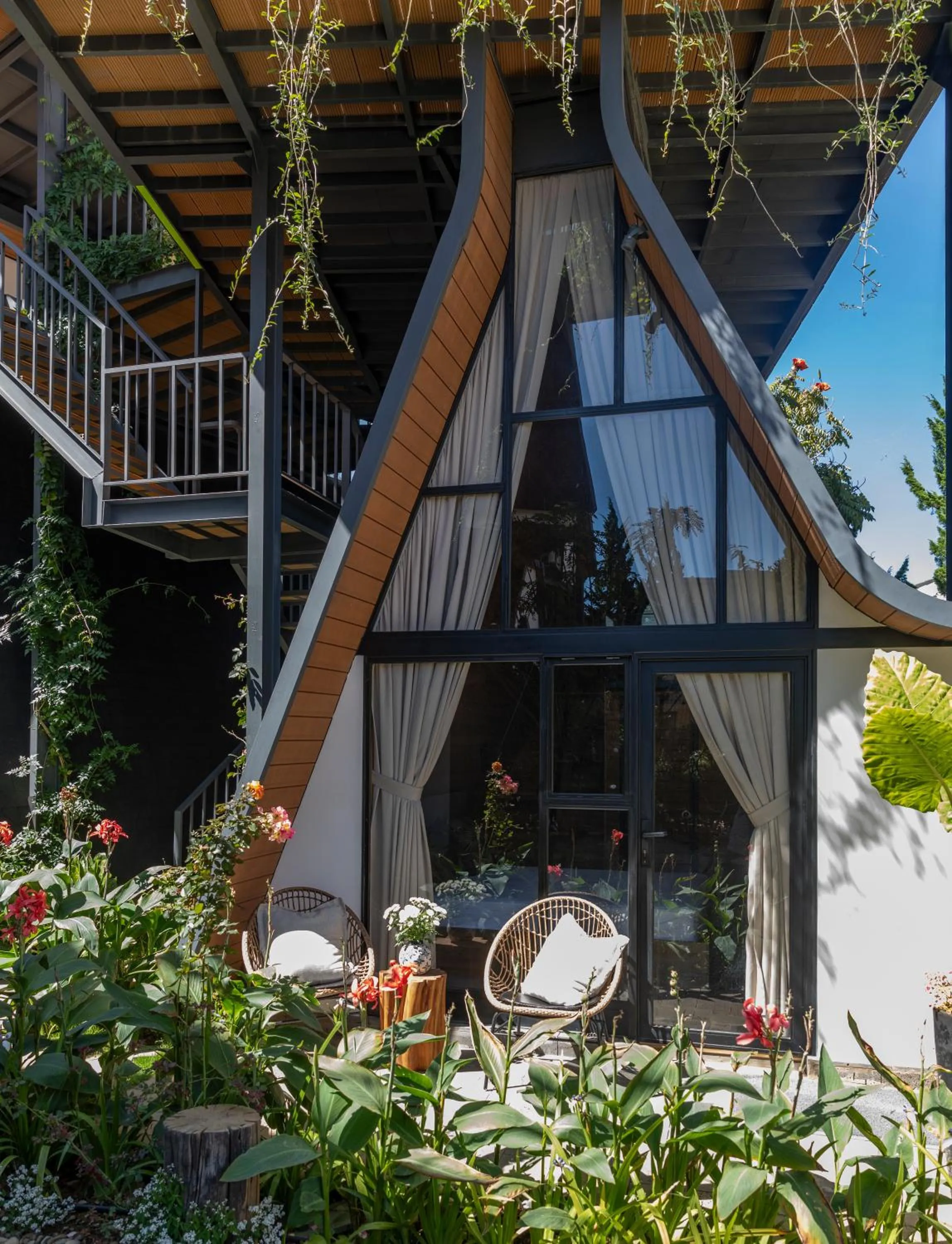 Property building in Bach Place Dalat