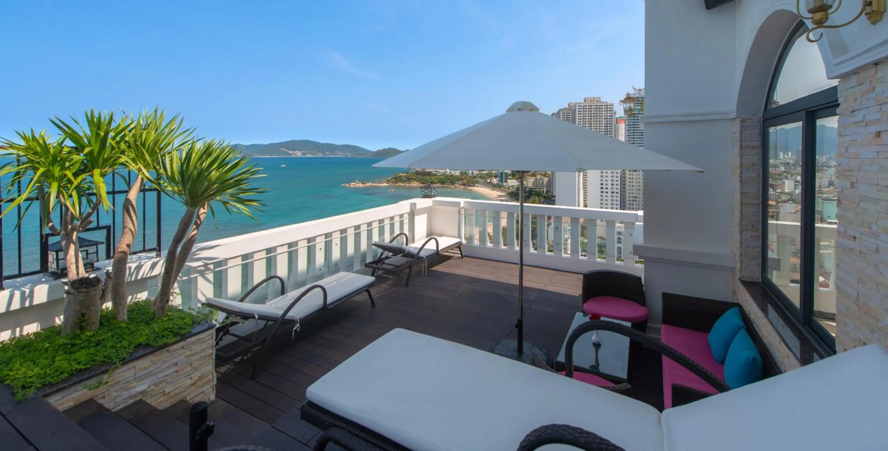 Patio in Daphovina Hotel