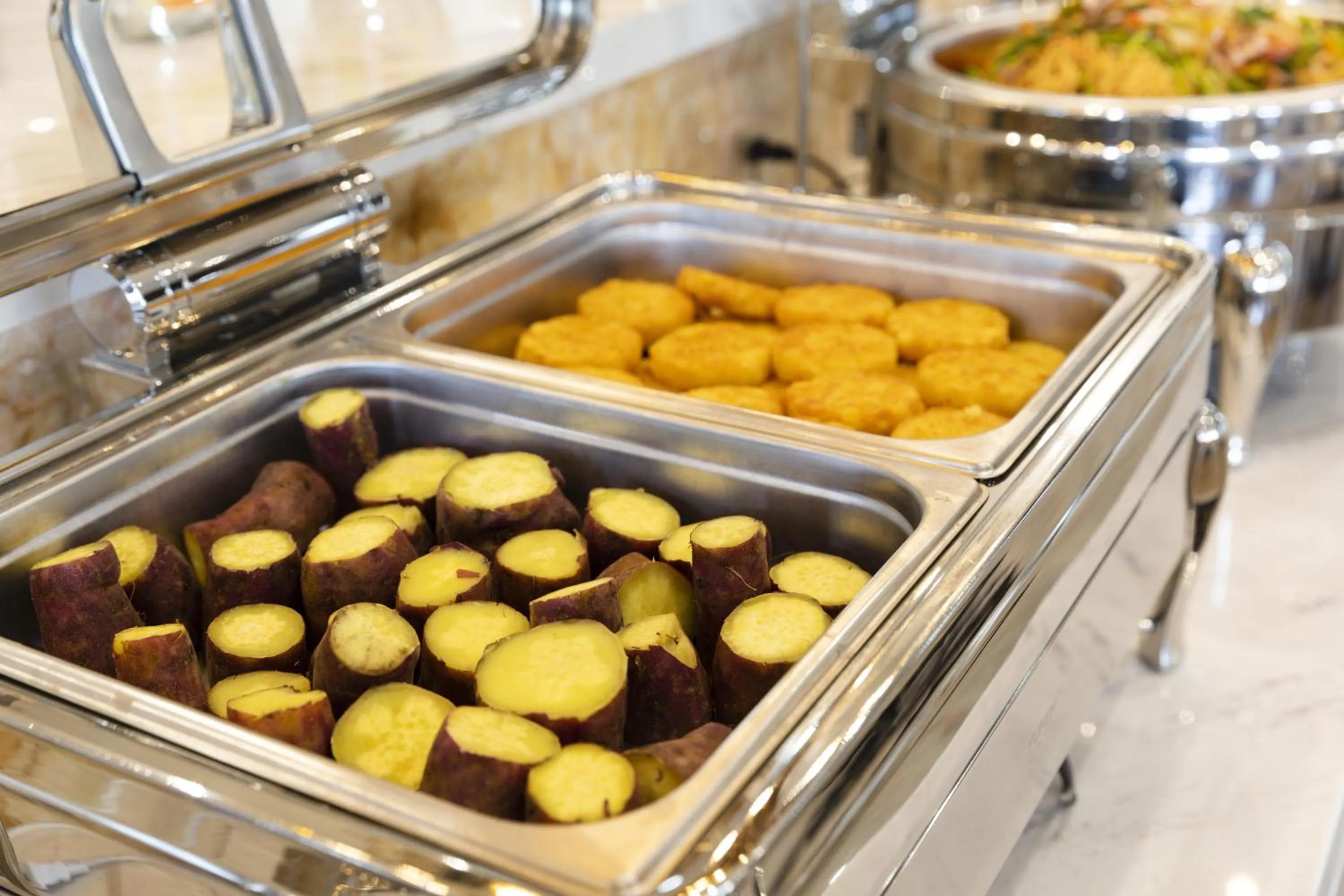 Restaurant/places to eat in Daphovina Hotel