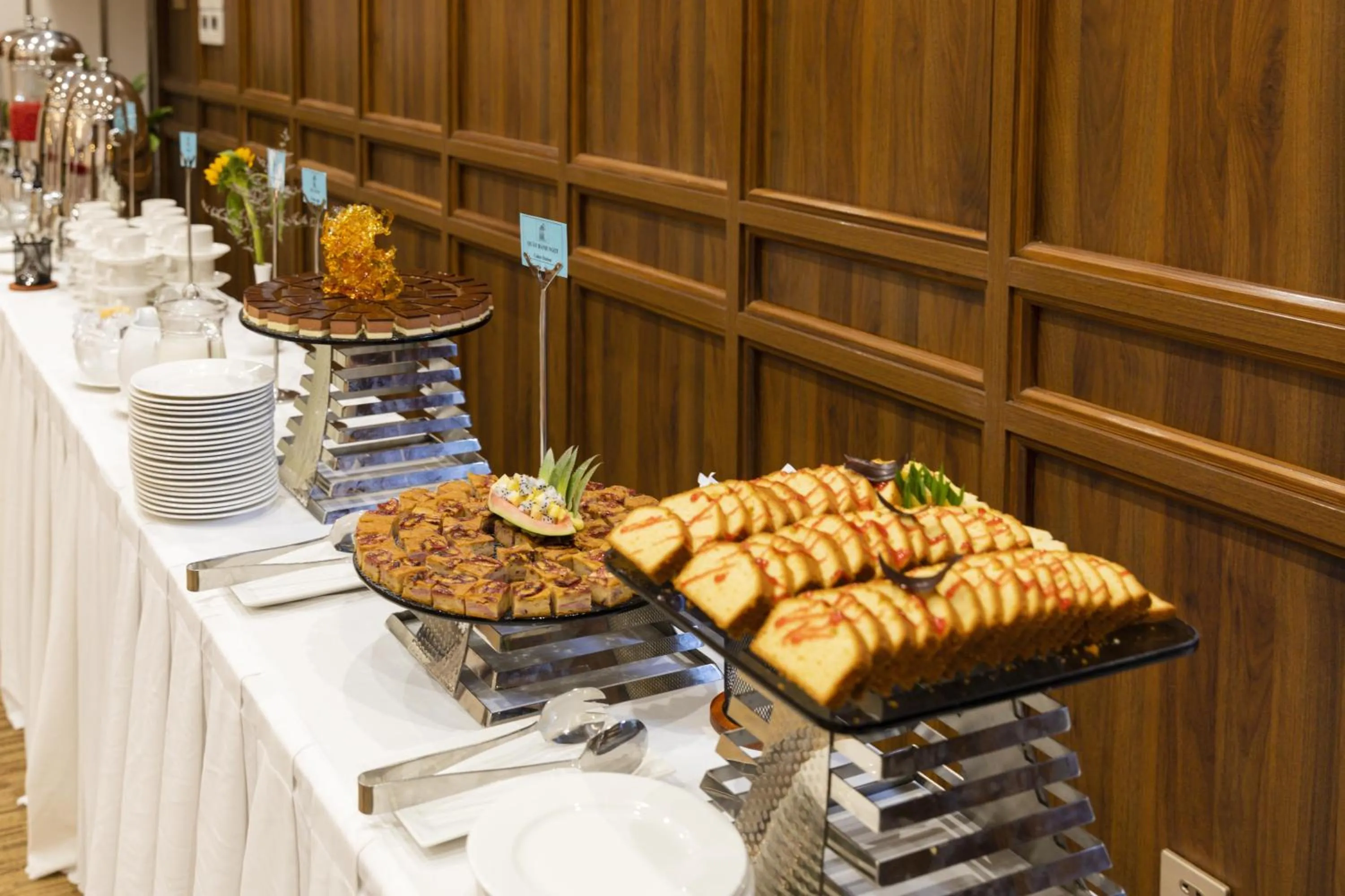 Restaurant/places to eat in Daphovina Hotel