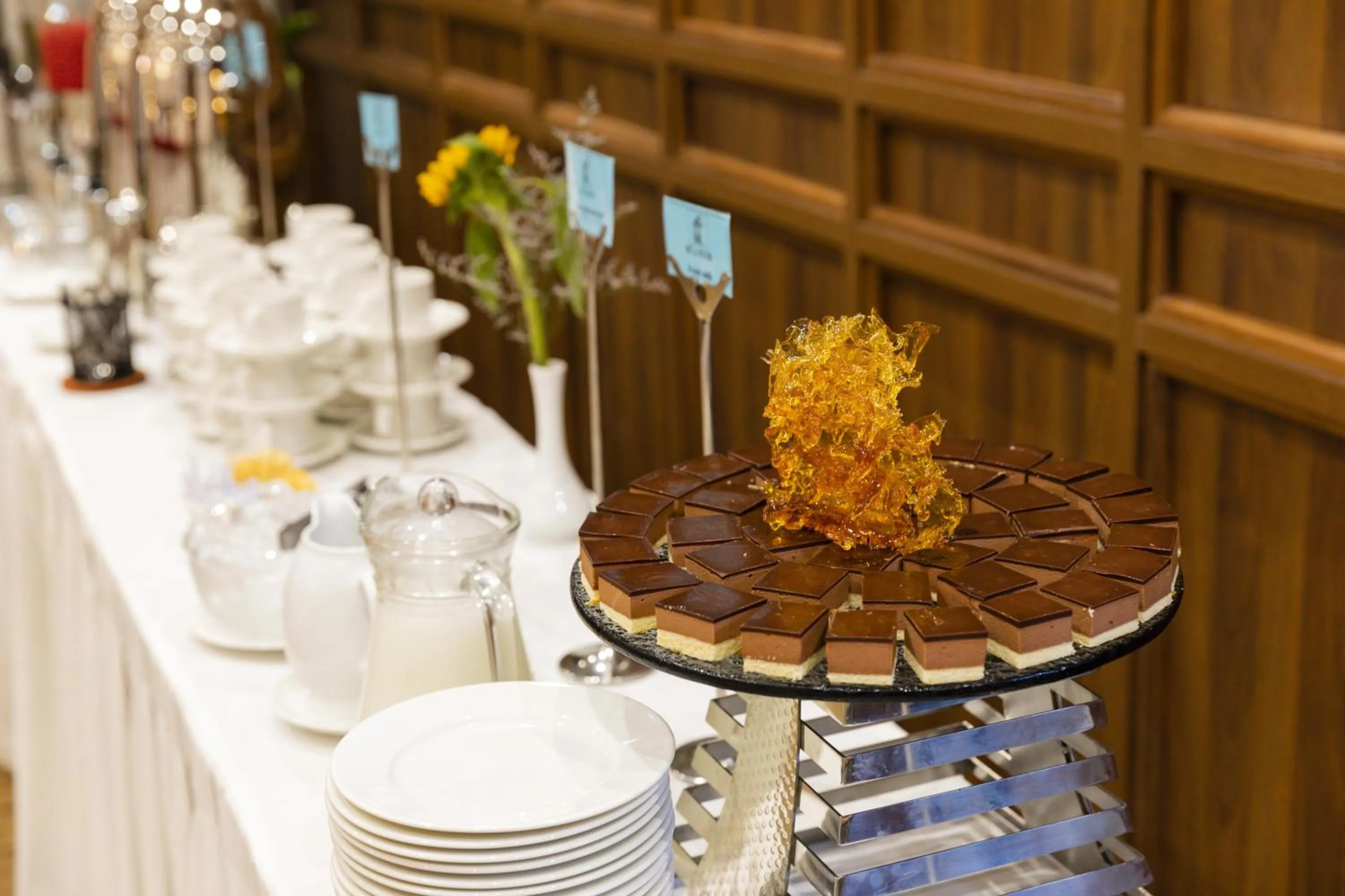 Restaurant/places to eat in Daphovina Hotel