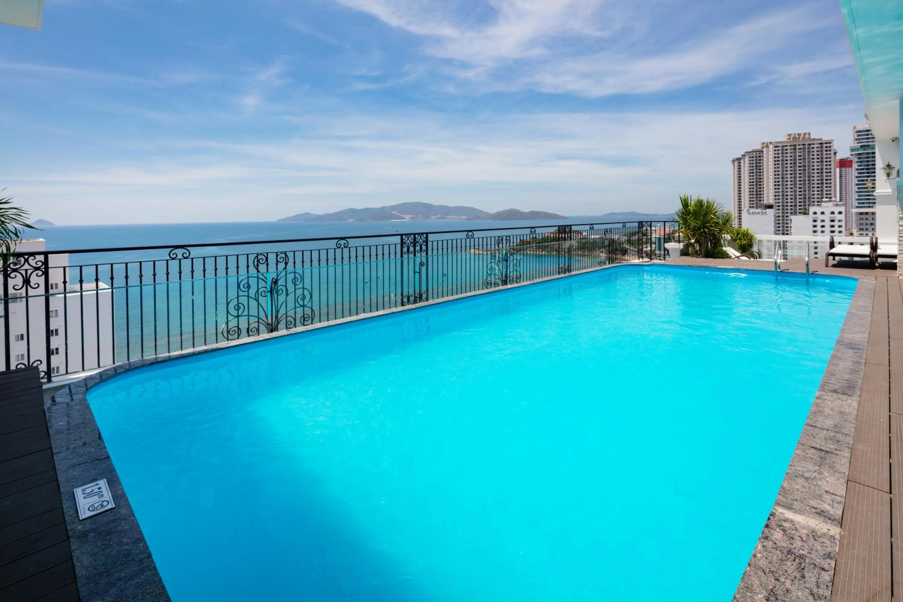 Swimming pool in Daphovina Hotel