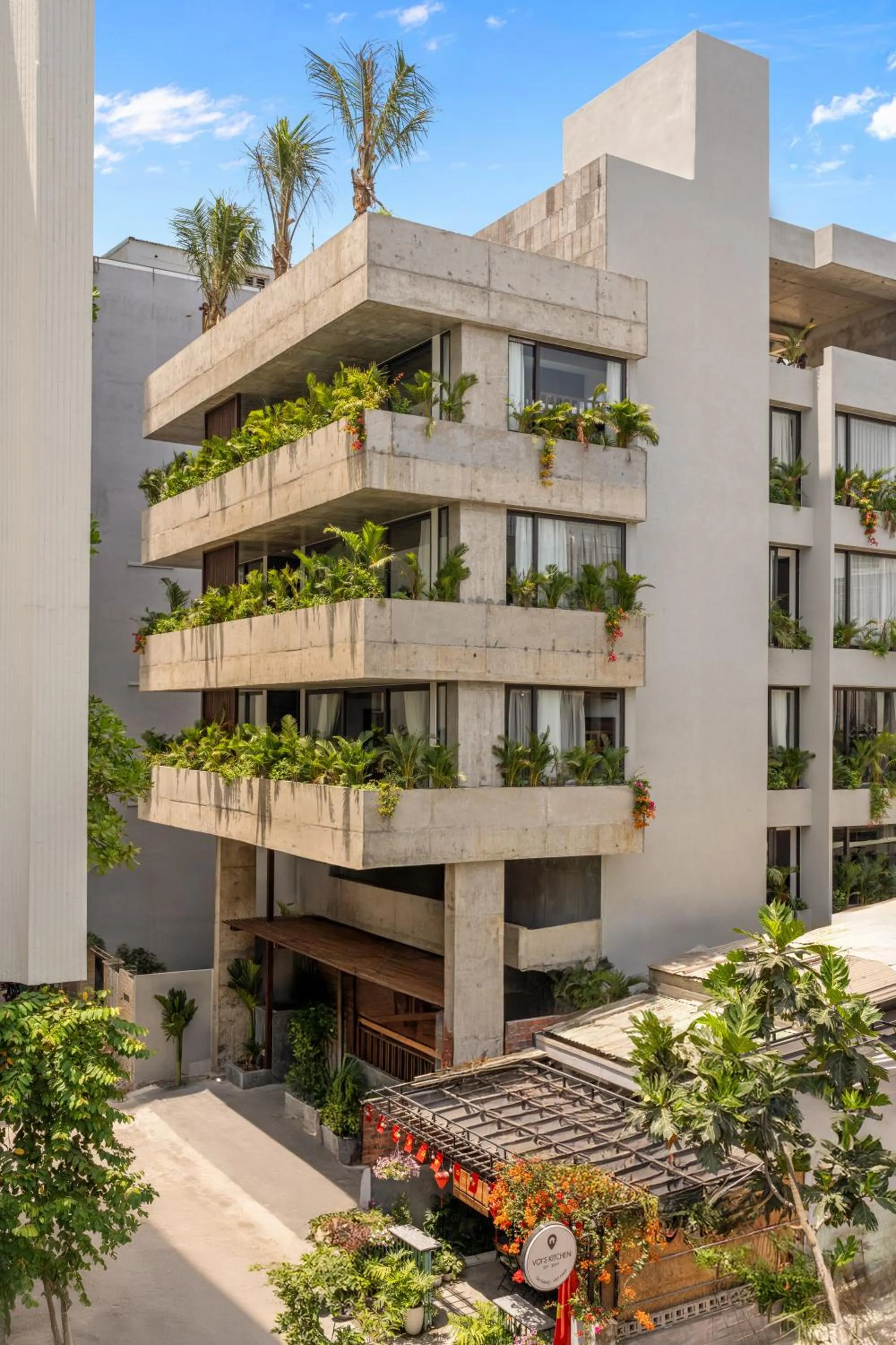 Property building in Thè HEM Hotel and Apartment