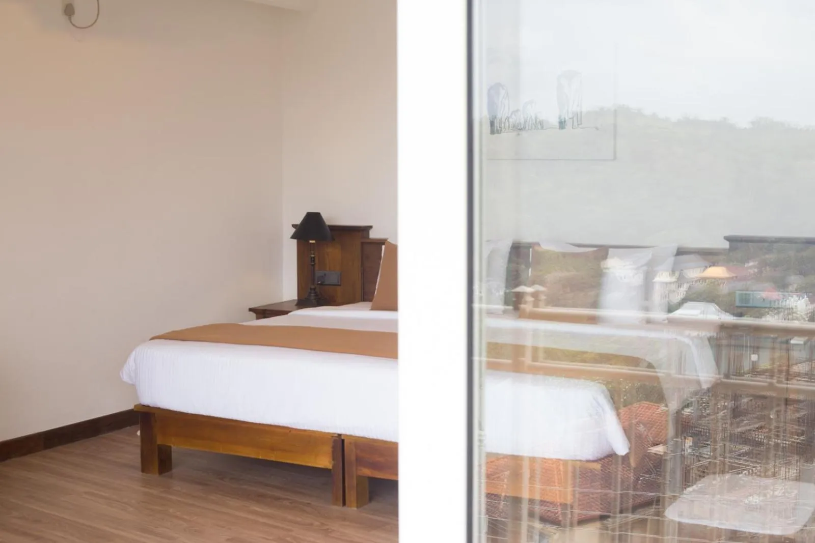 Bed in 360 Lake View Hotel