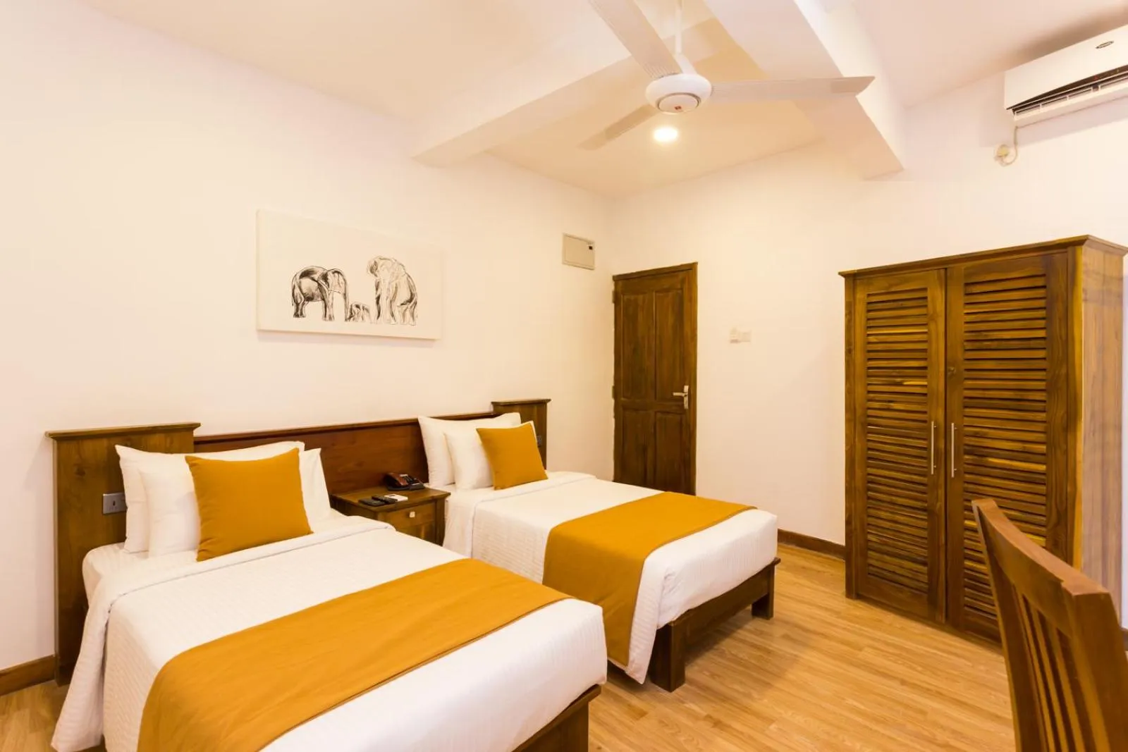 Bed in 360 Lake View Hotel