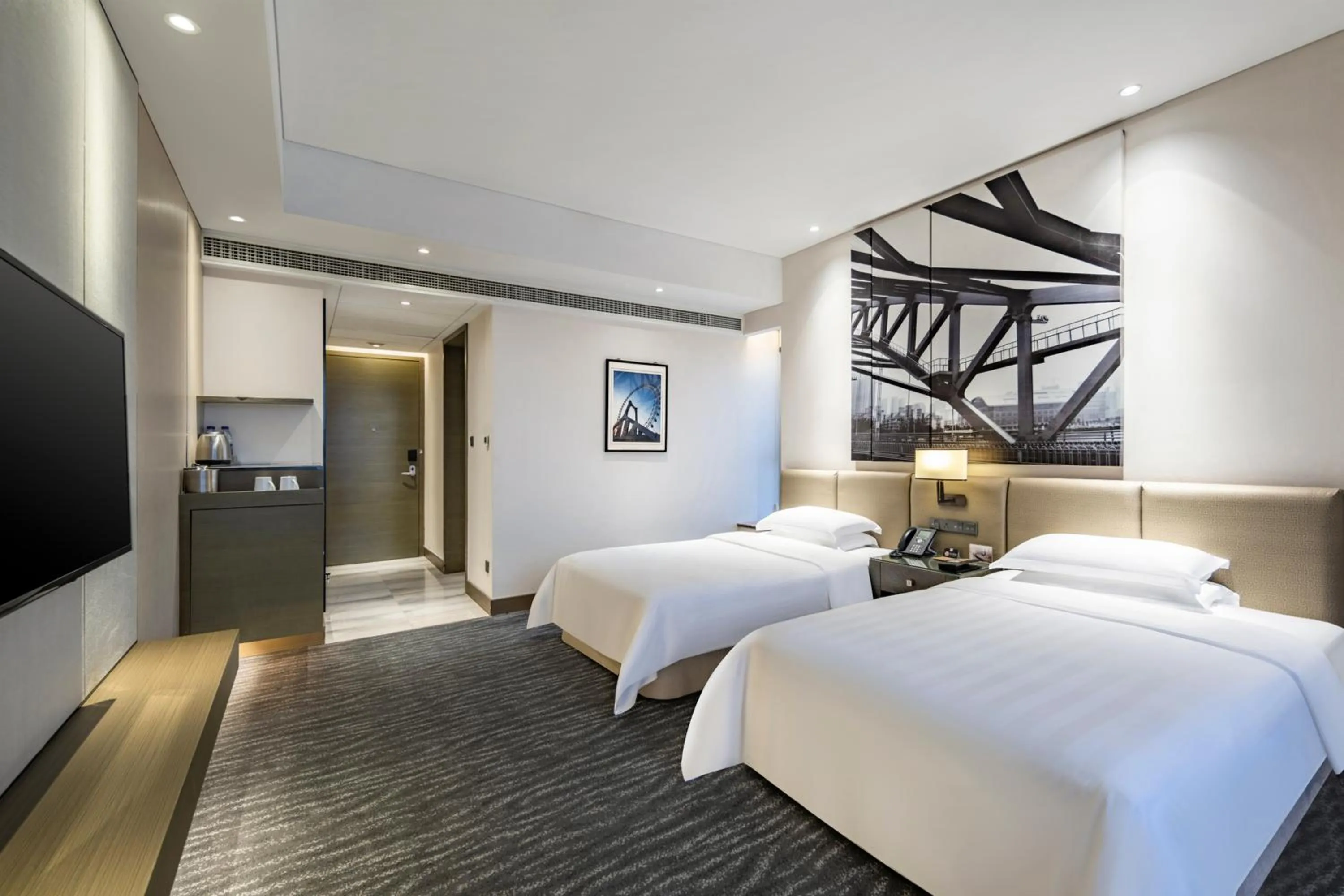 Photo of the whole room, Bed in Pan Pacific Tianjin