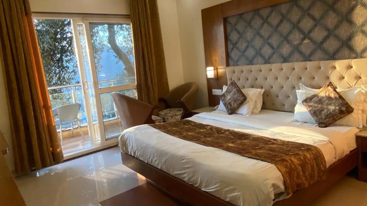 Bedroom, Bed in Mountain Glow