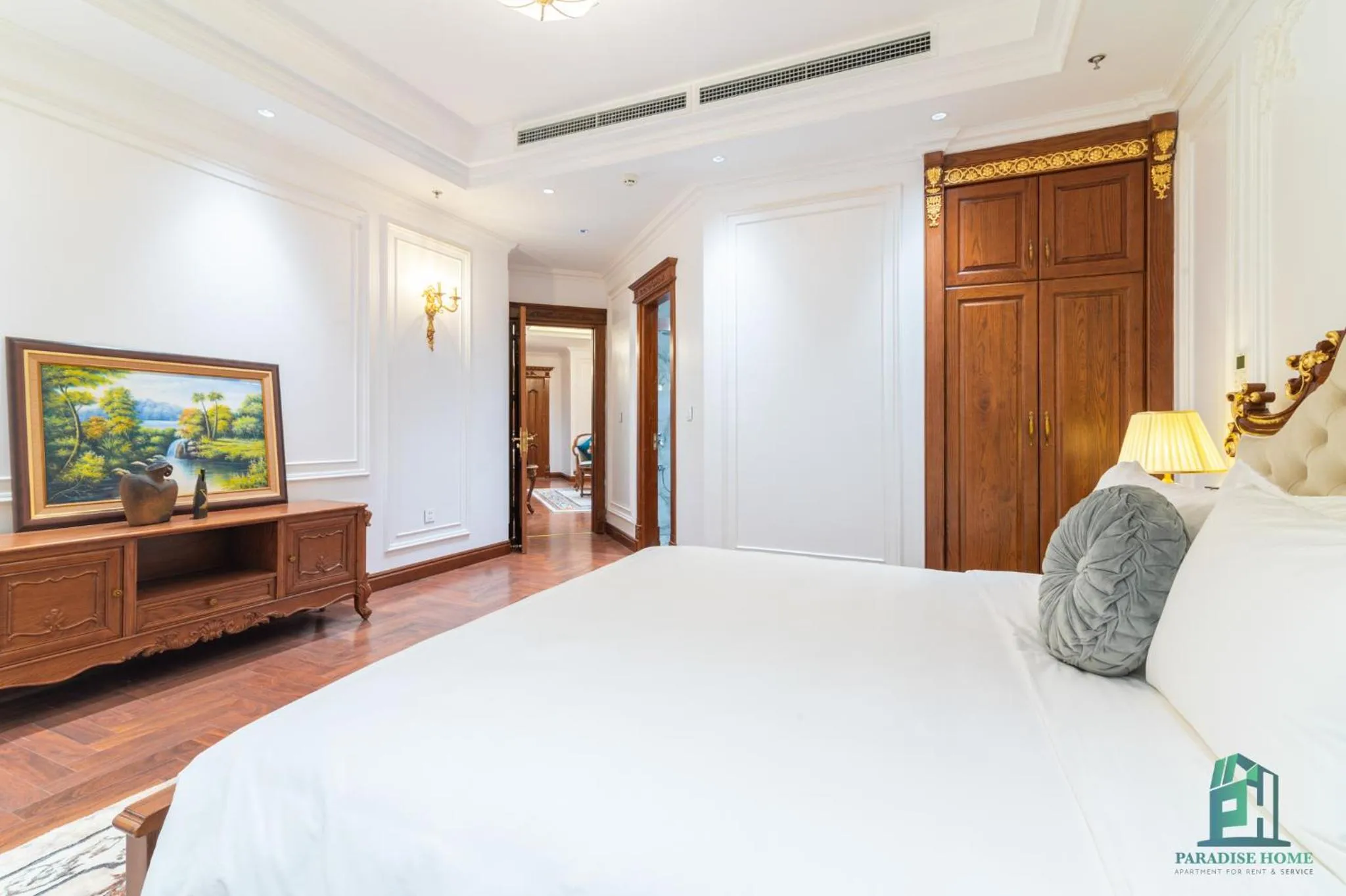 Bed in Luxe Paradise Suite Hotel Trich Sai