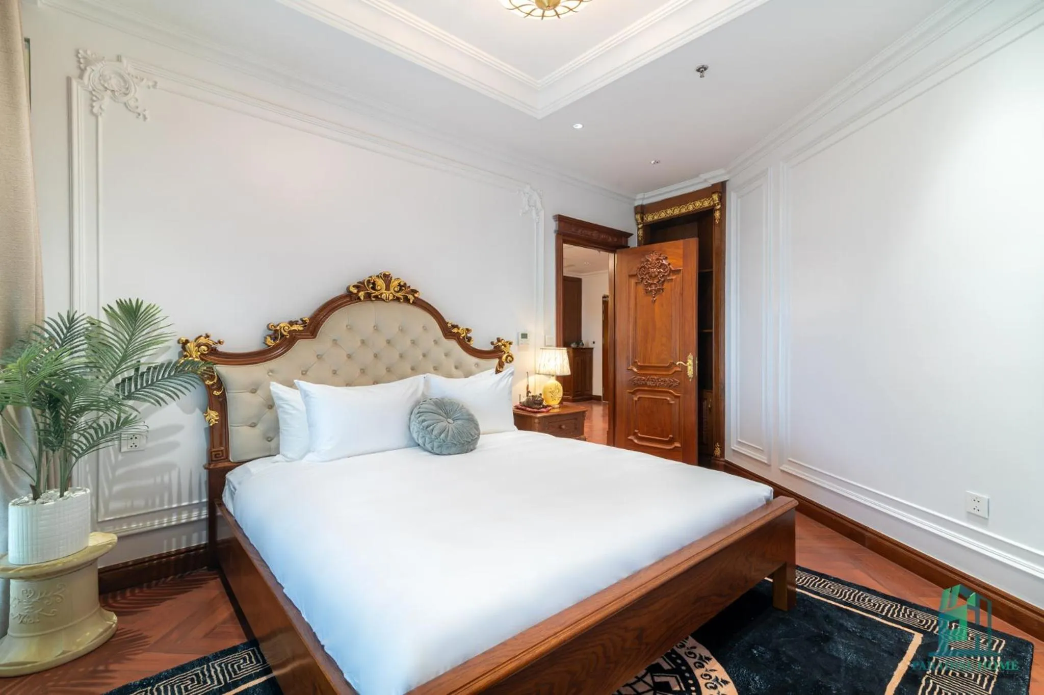 Bedroom, Bed in Luxe Paradise Suite Hotel Trich Sai