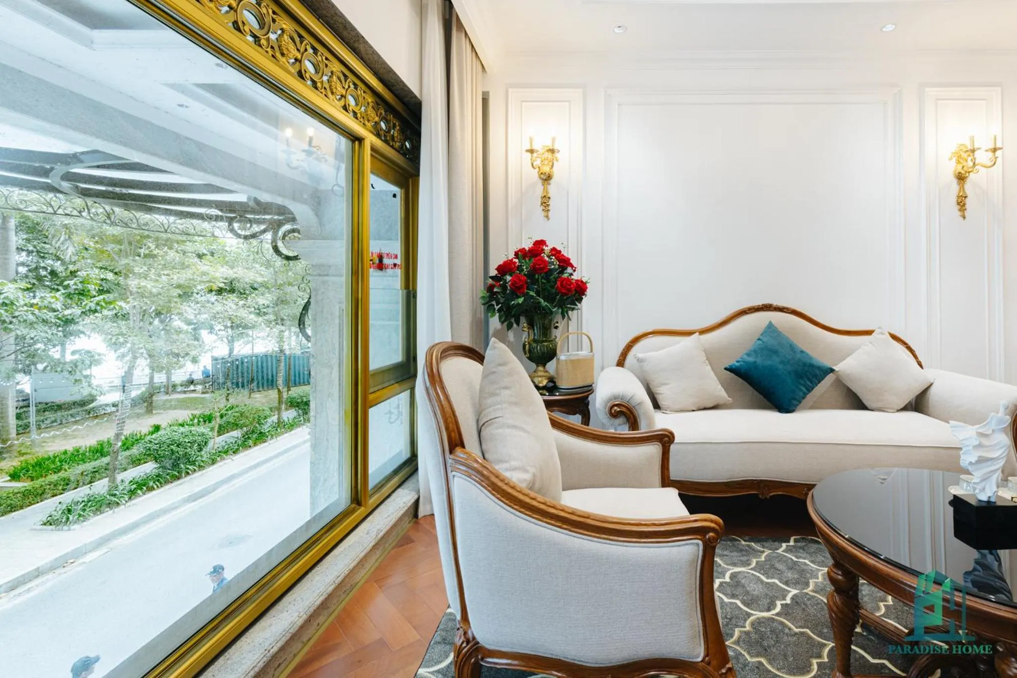 Living room in Luxe Paradise Suite Hotel Trich Sai