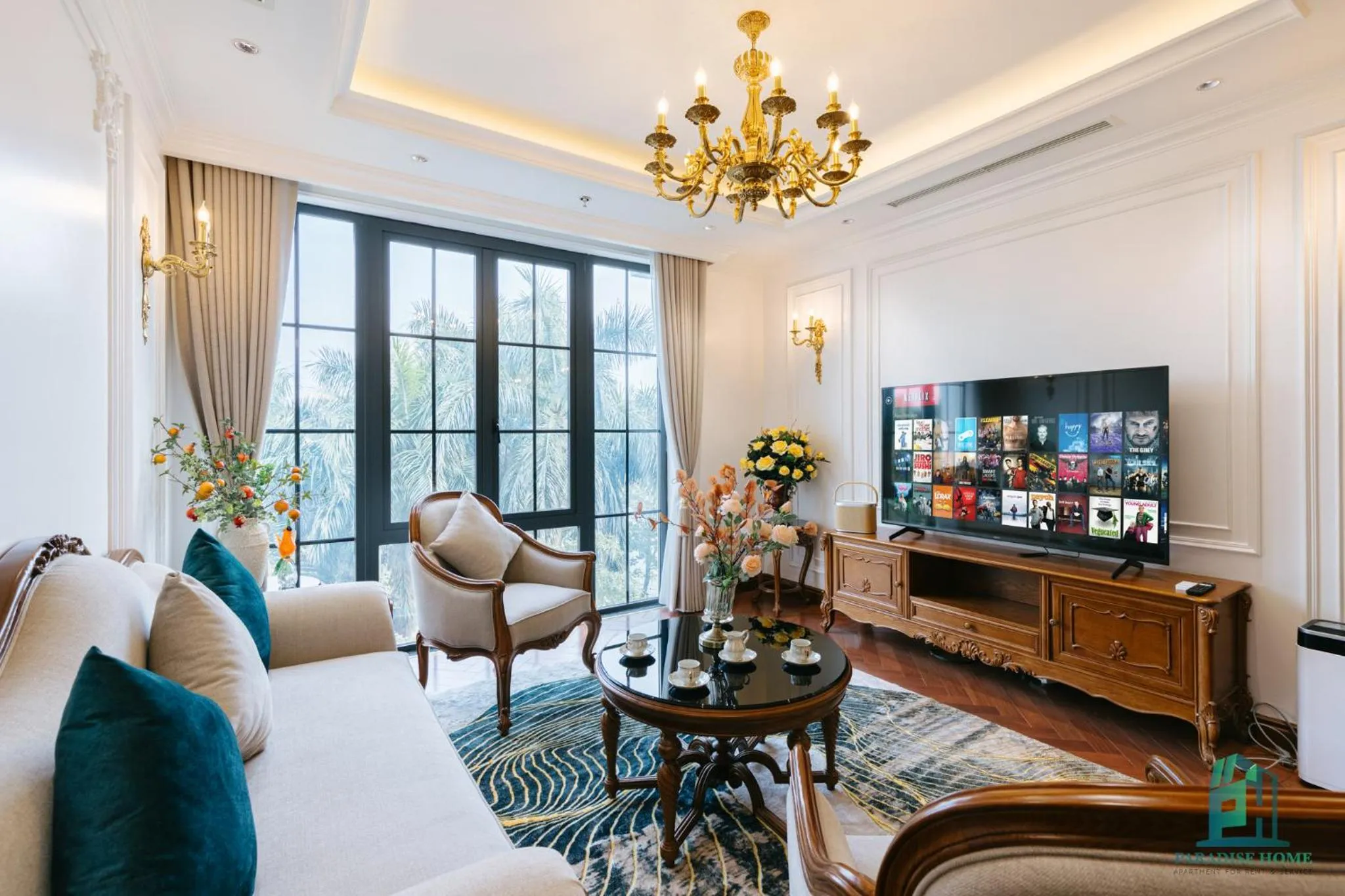 TV and multimedia in Luxe Paradise Suite Hotel Trich Sai