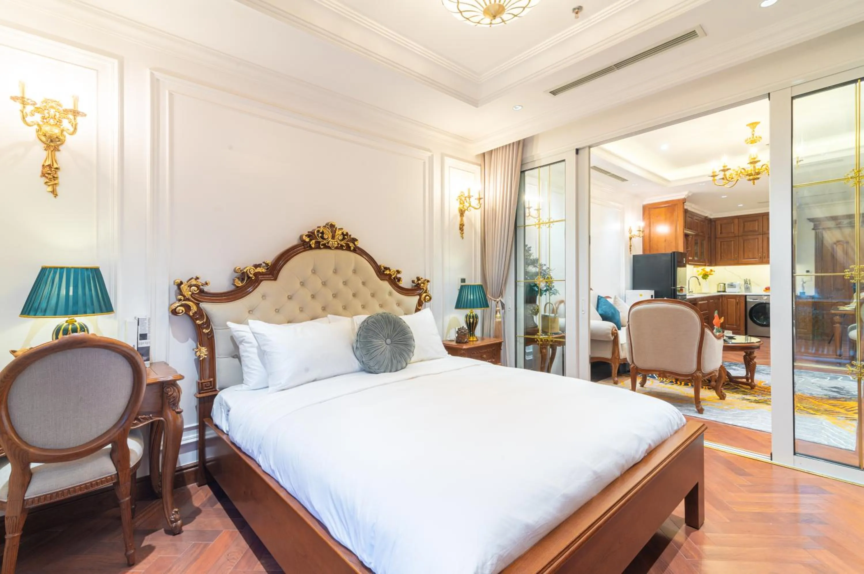 Bed in Luxe Paradise Suite Hotel Trich Sai