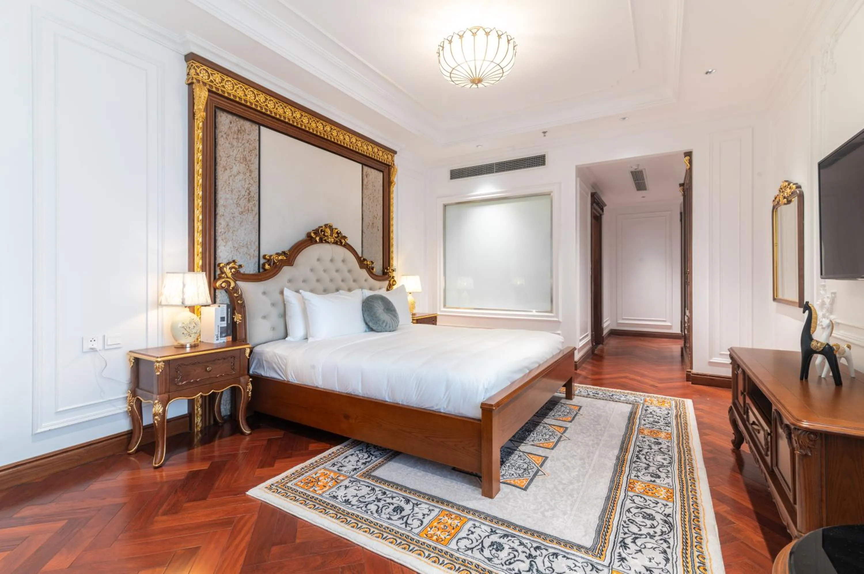 Bed in Luxe Paradise Suite Hotel Trich Sai